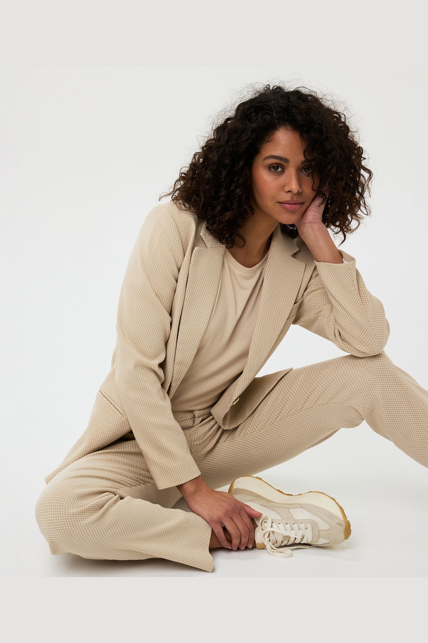 BLAZER JACQUARD SQUARE SAND 10