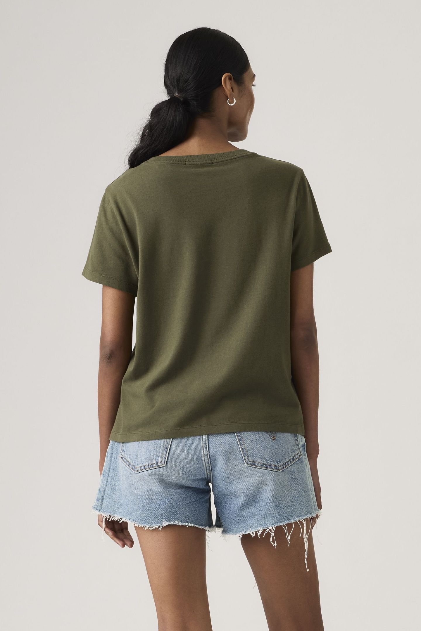 FAVORITE COTTON V-NECK TEE 2