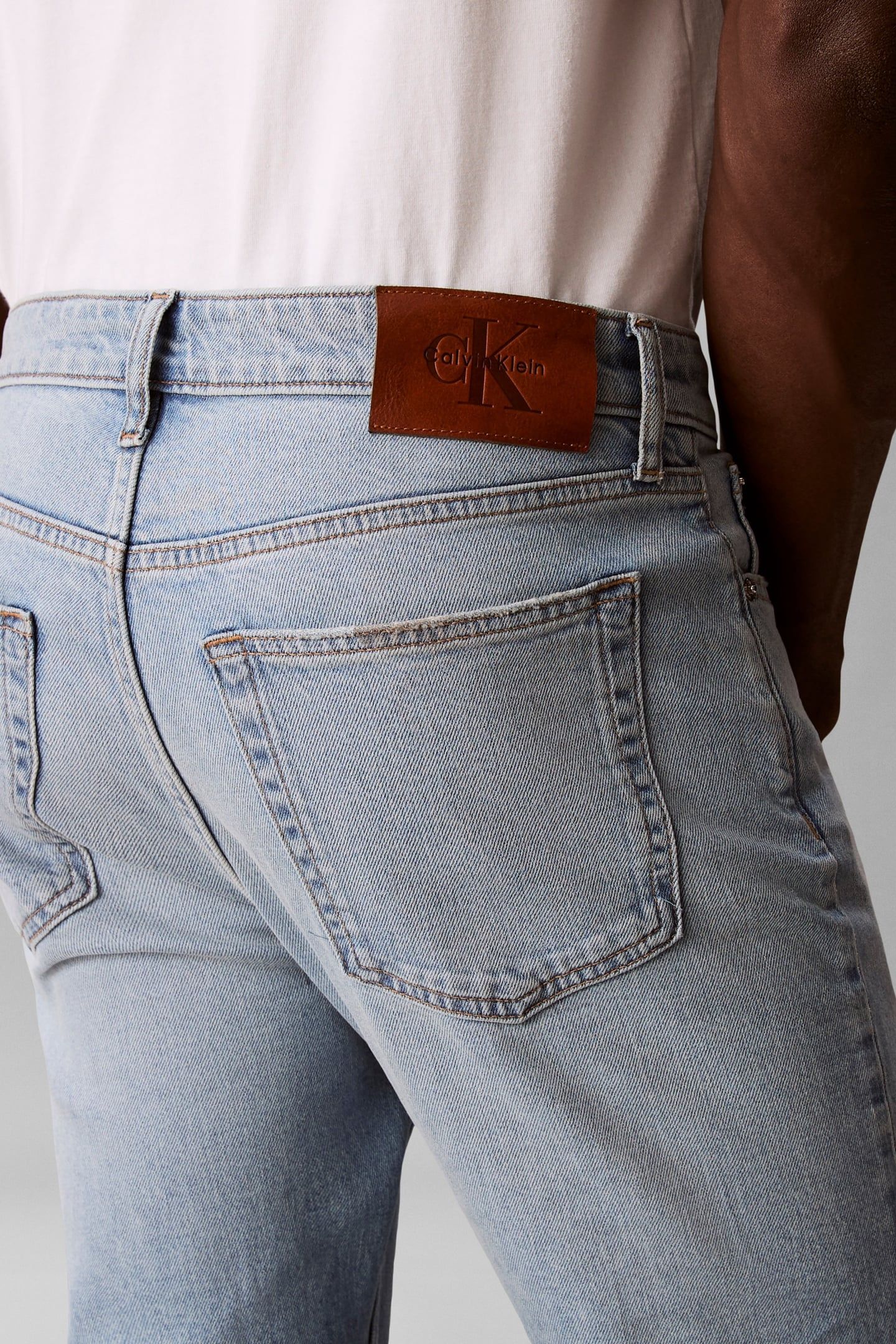 SLIM TAPER JEANS DISTRESSED SEA 6