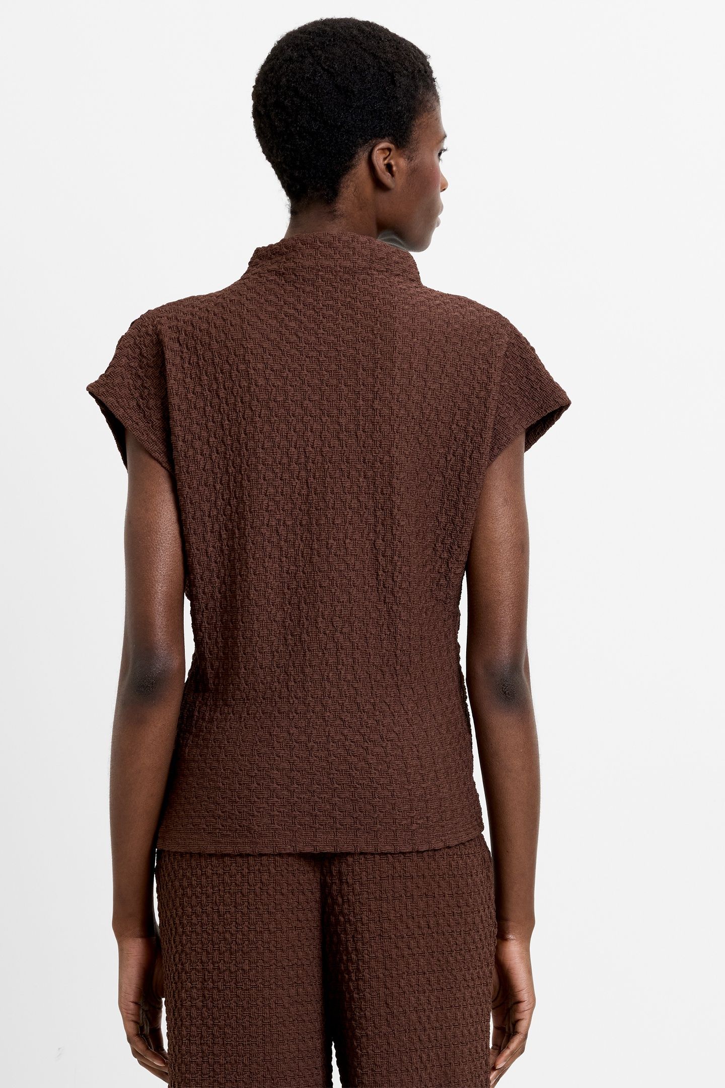 TEXTURED SS RUCHED TEE CHOCOLATE BROWN 3