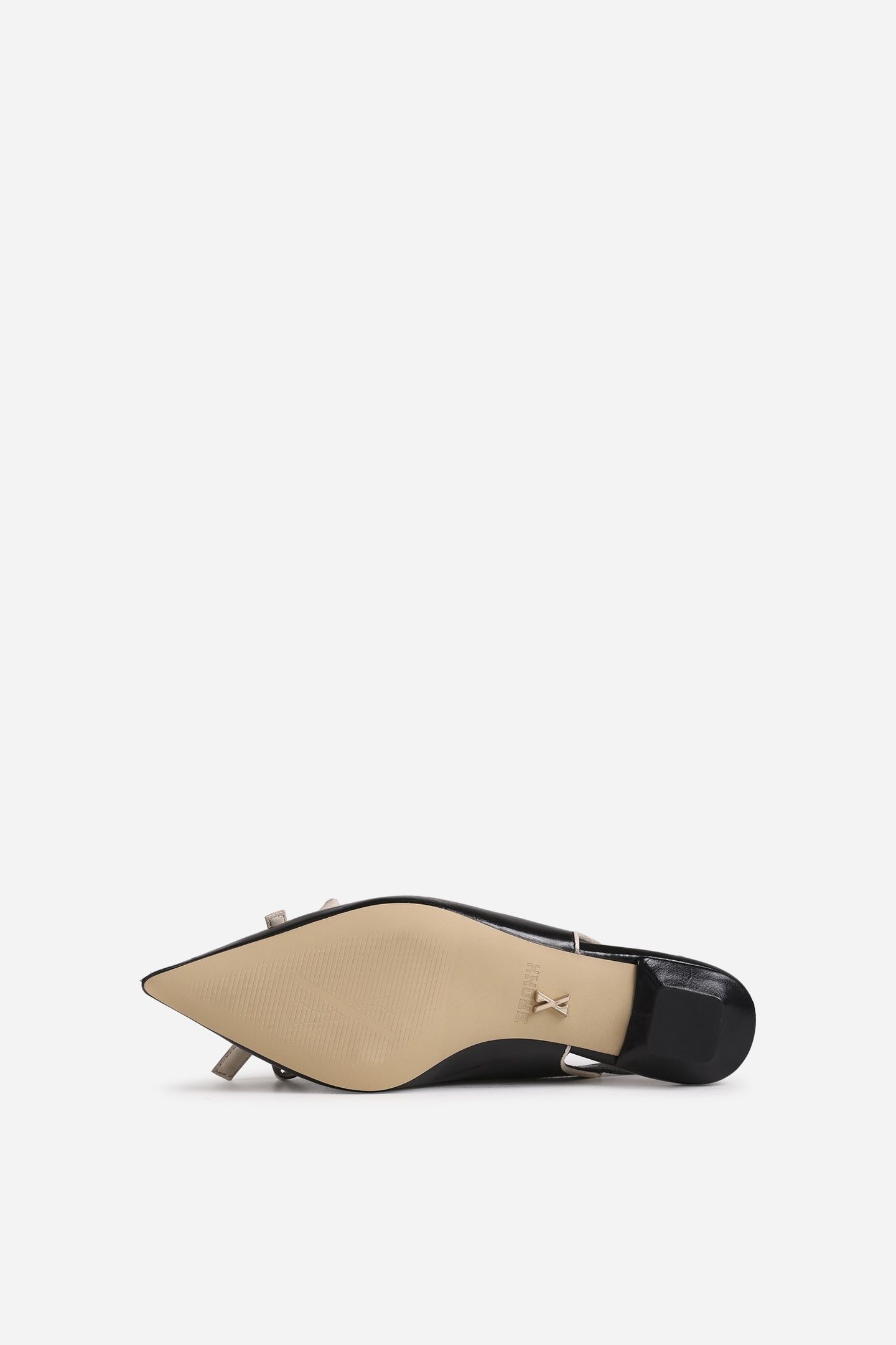 NEW-FABIA DRESS SHOE BLACK/OFF WHITE 7