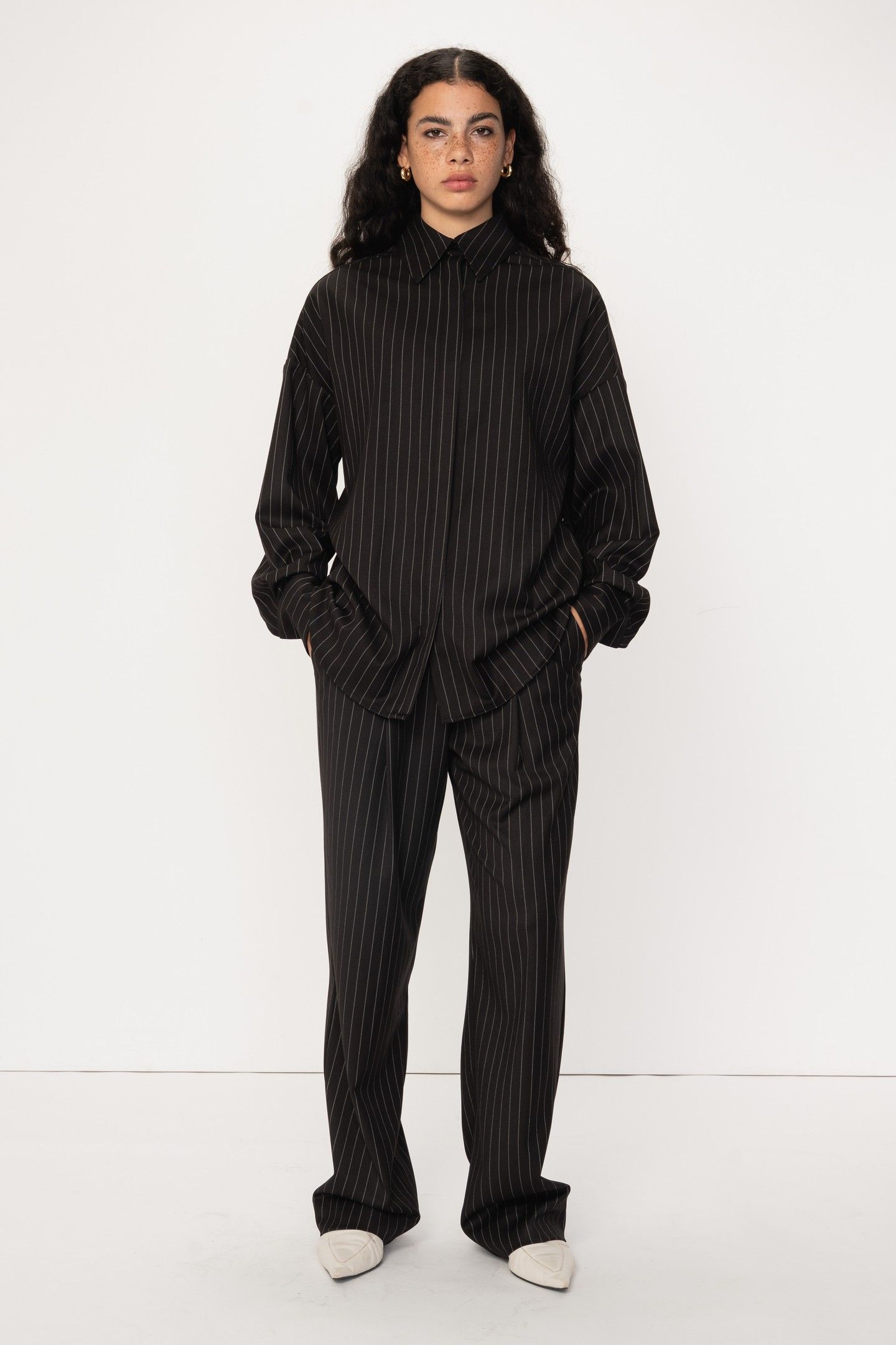 THUBAN TOP BLACK PINSTRIPE 2