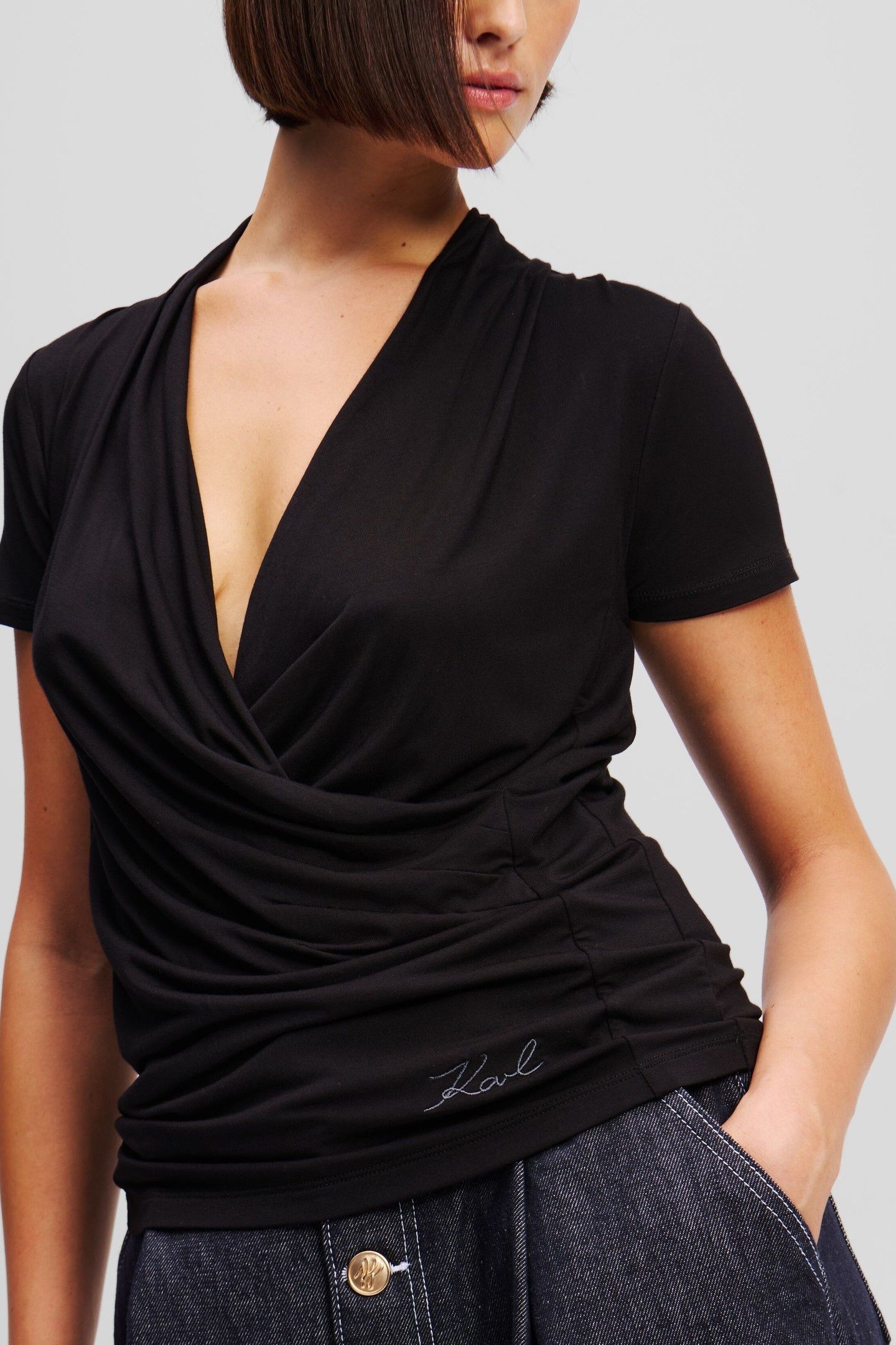 FEMININE T-SHIRT BLACK 5