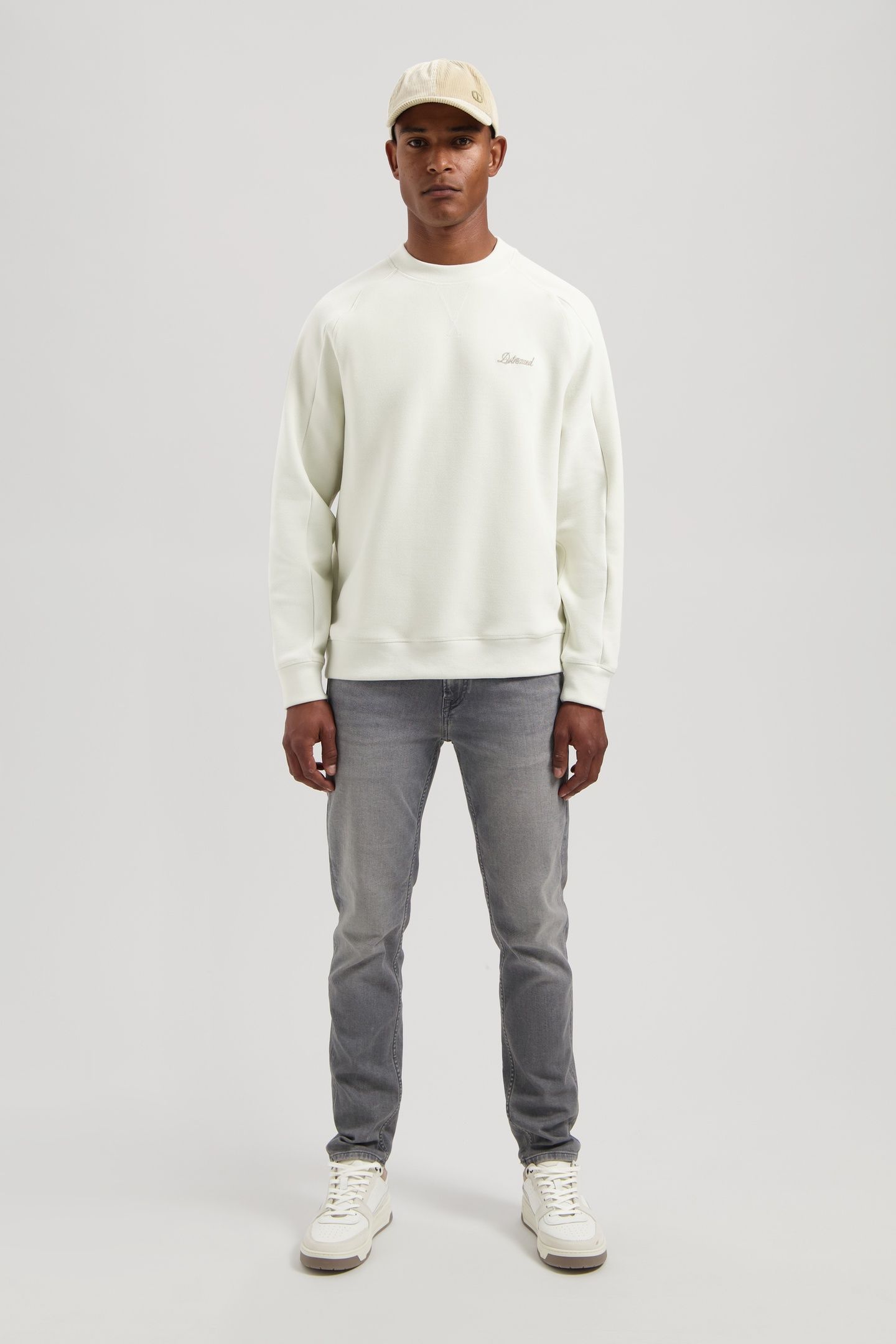 DS_ADRIAN CREWNECK SILVER BIRCH 2
