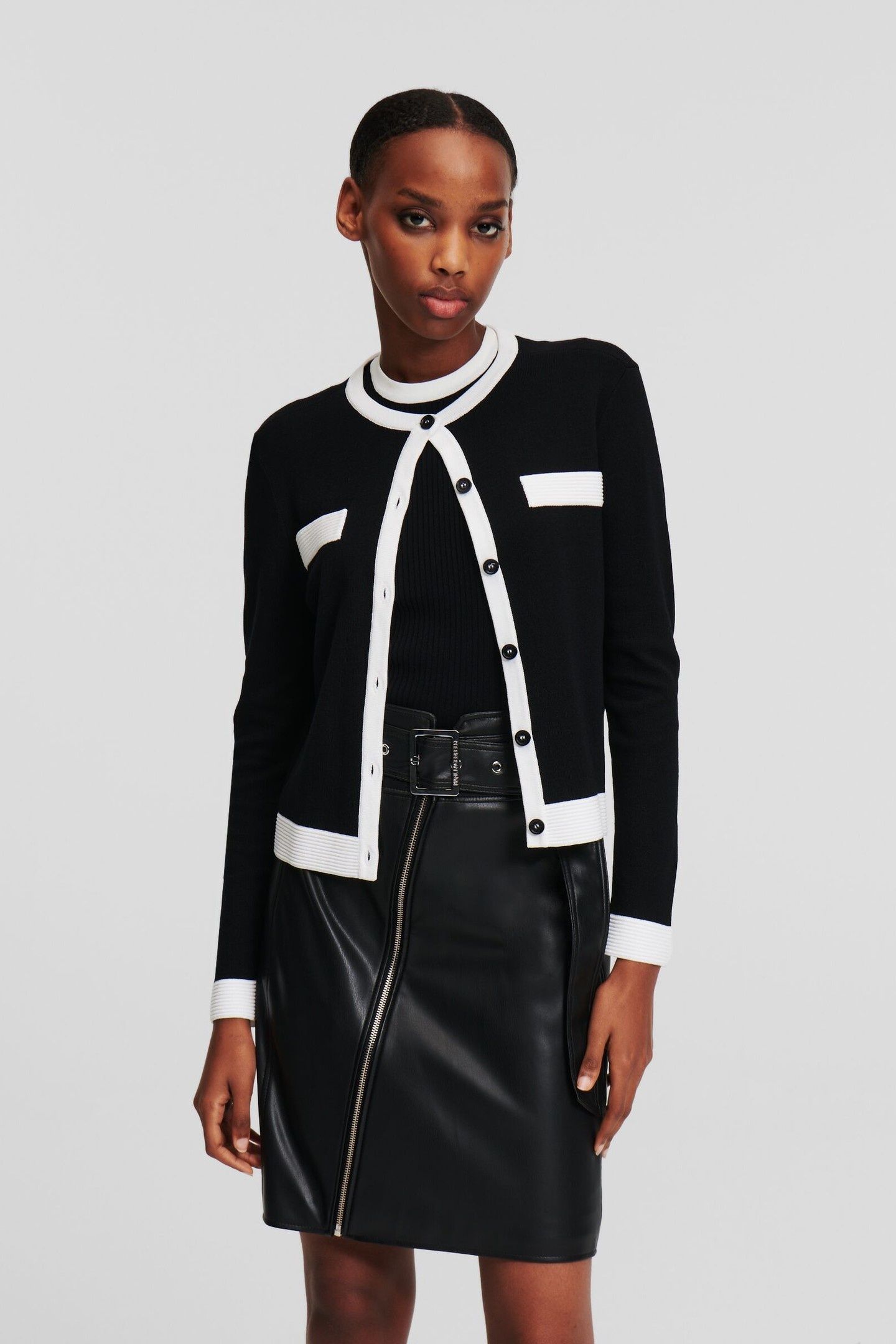 CLASSIC LONGSLEEVE CARDIGAN BLACK 1