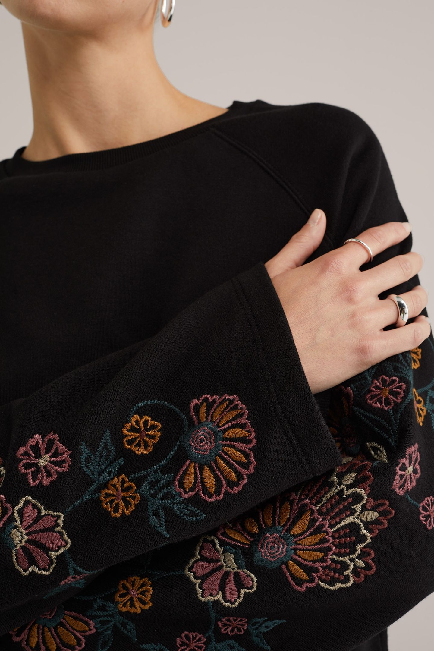 SWEATER BLACK 5
