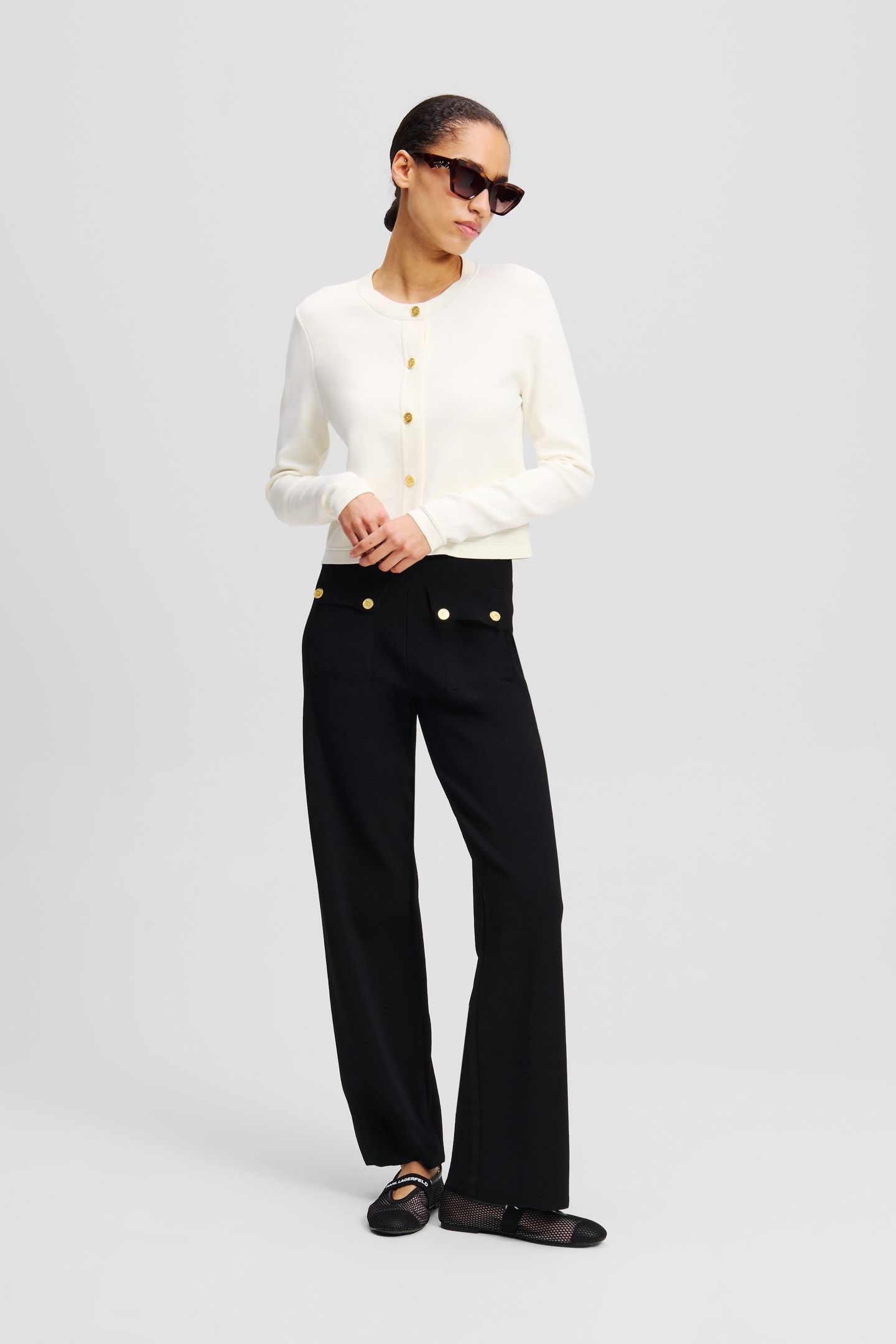BUTTON CARDIGAN WHITE 2