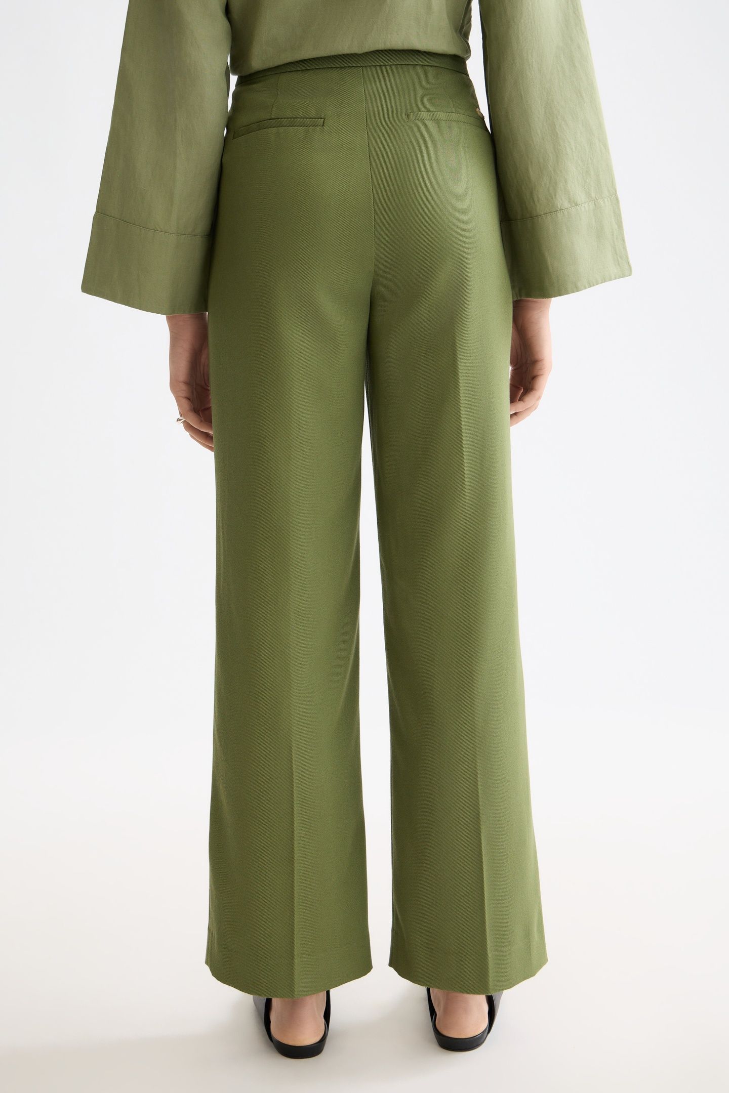EDIE - HIGH RISE WIDE LEG GABARDINE PANT OIL GREEN 3