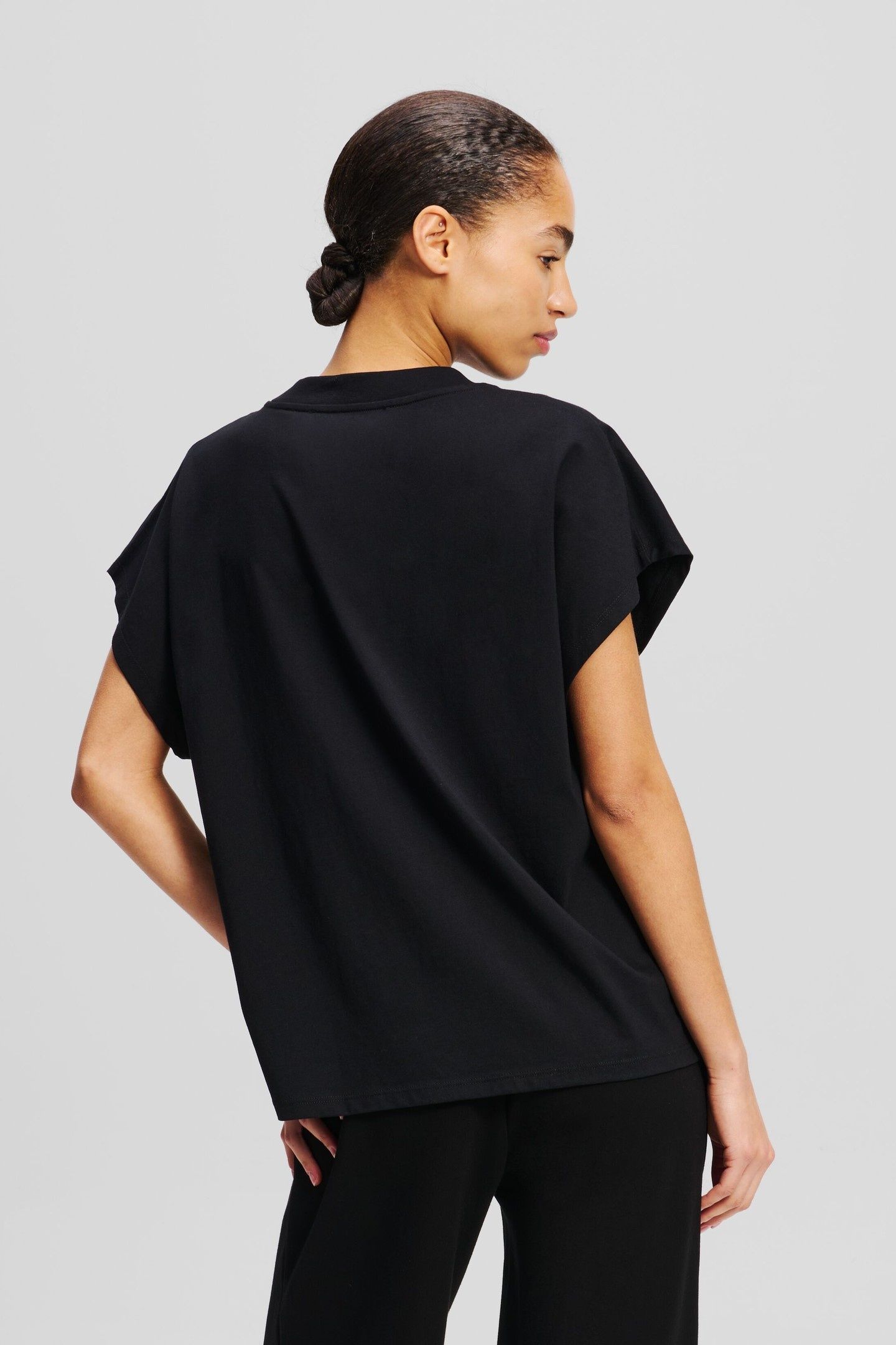 ORCHID EMBROIDERY T-SHIRT BLACK 2