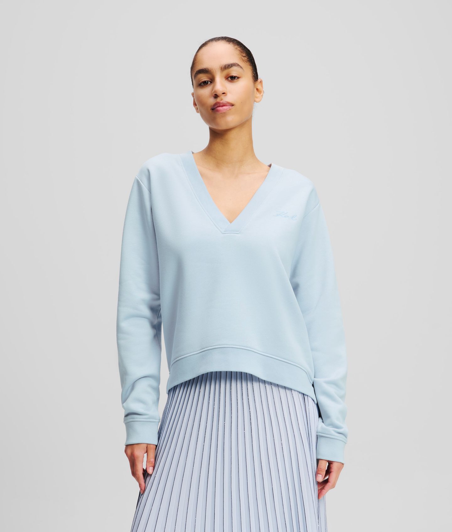 V-NECK SWEATSHIRT KENTUCKY BLUE 1