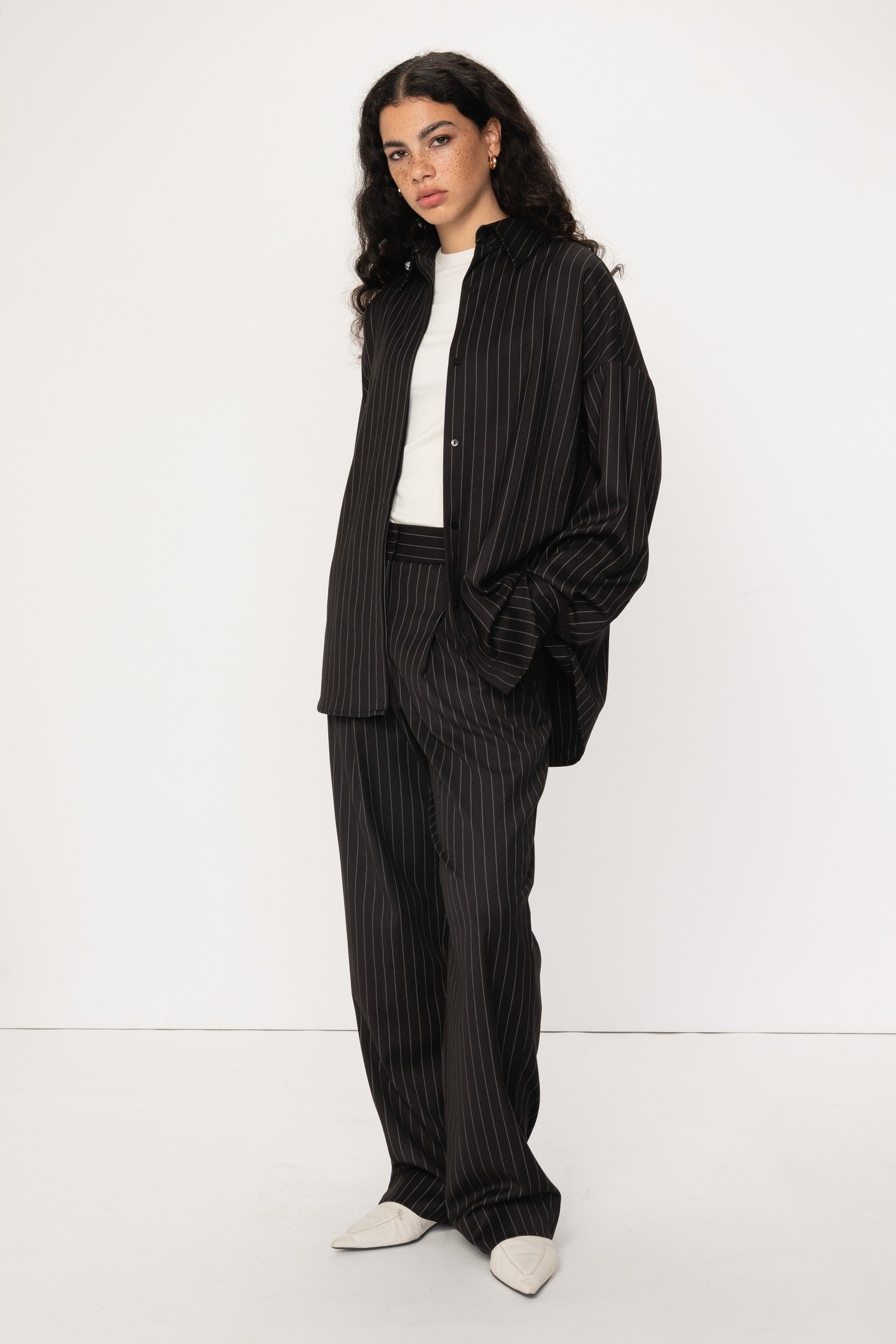 THUBAN TOP BLACK PINSTRIPE 3