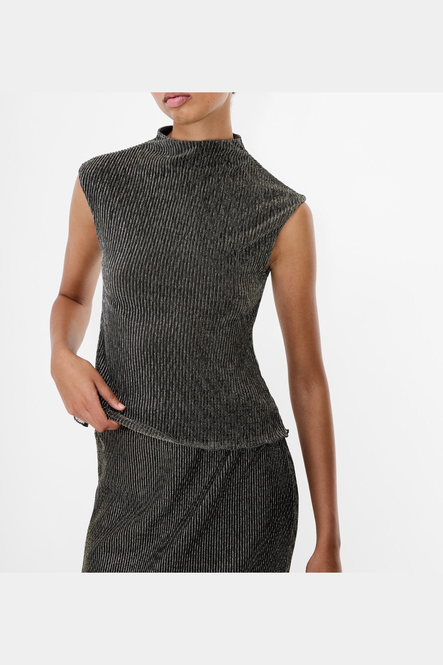 TAMY LUREX PLISSE SLVLSS TOP BLACK GOLD 2