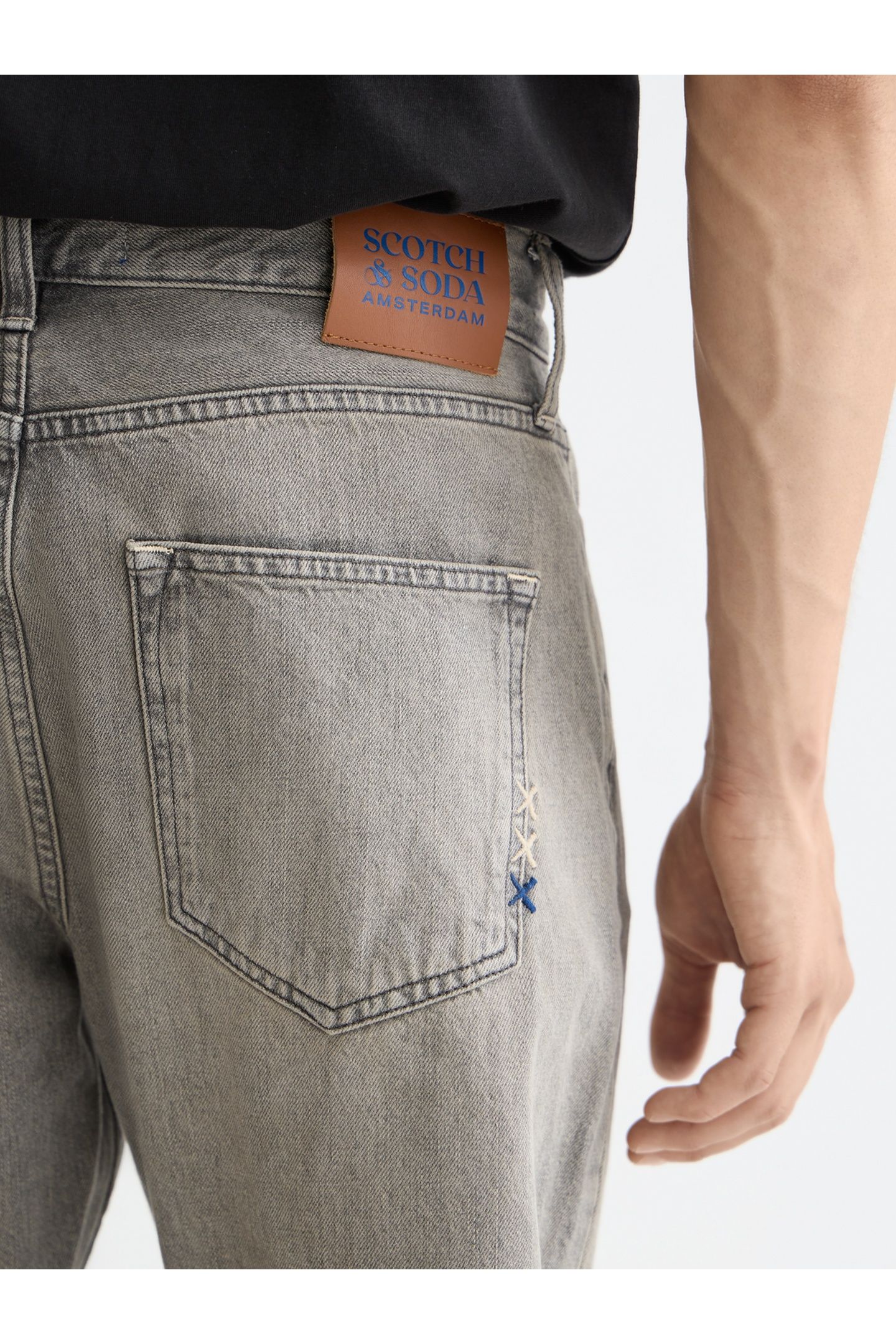 DEAN LOOSE TAPERED JEANS — GREY ROAD 6
