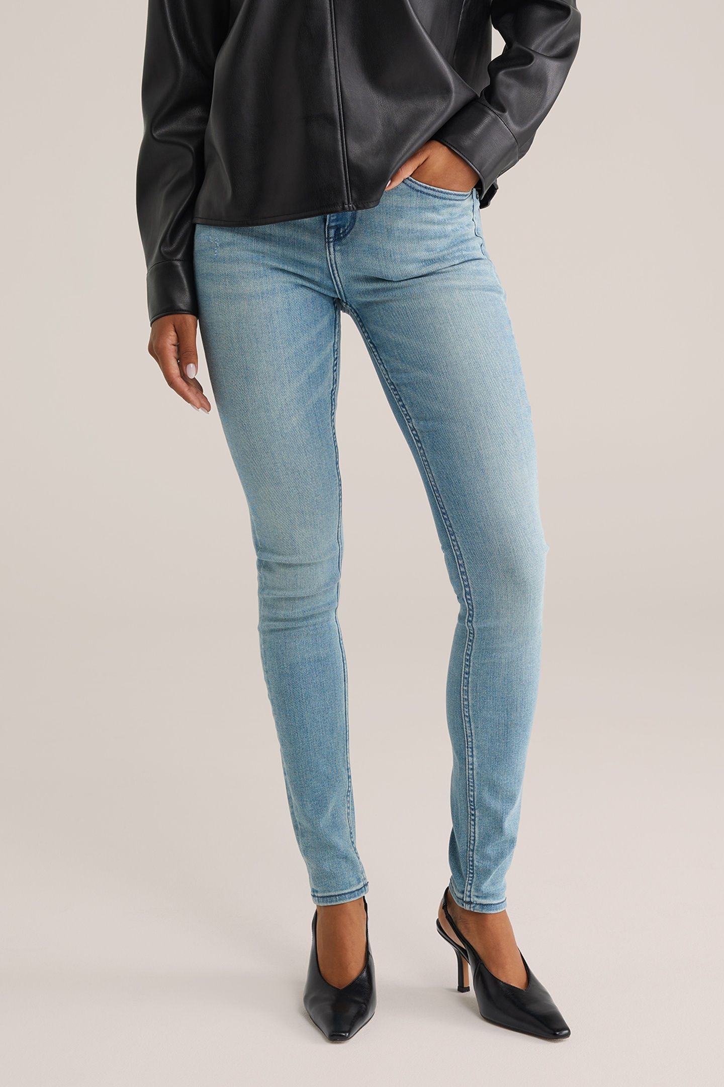 5-POCKET MID WAIST LIGHT BLUE 1