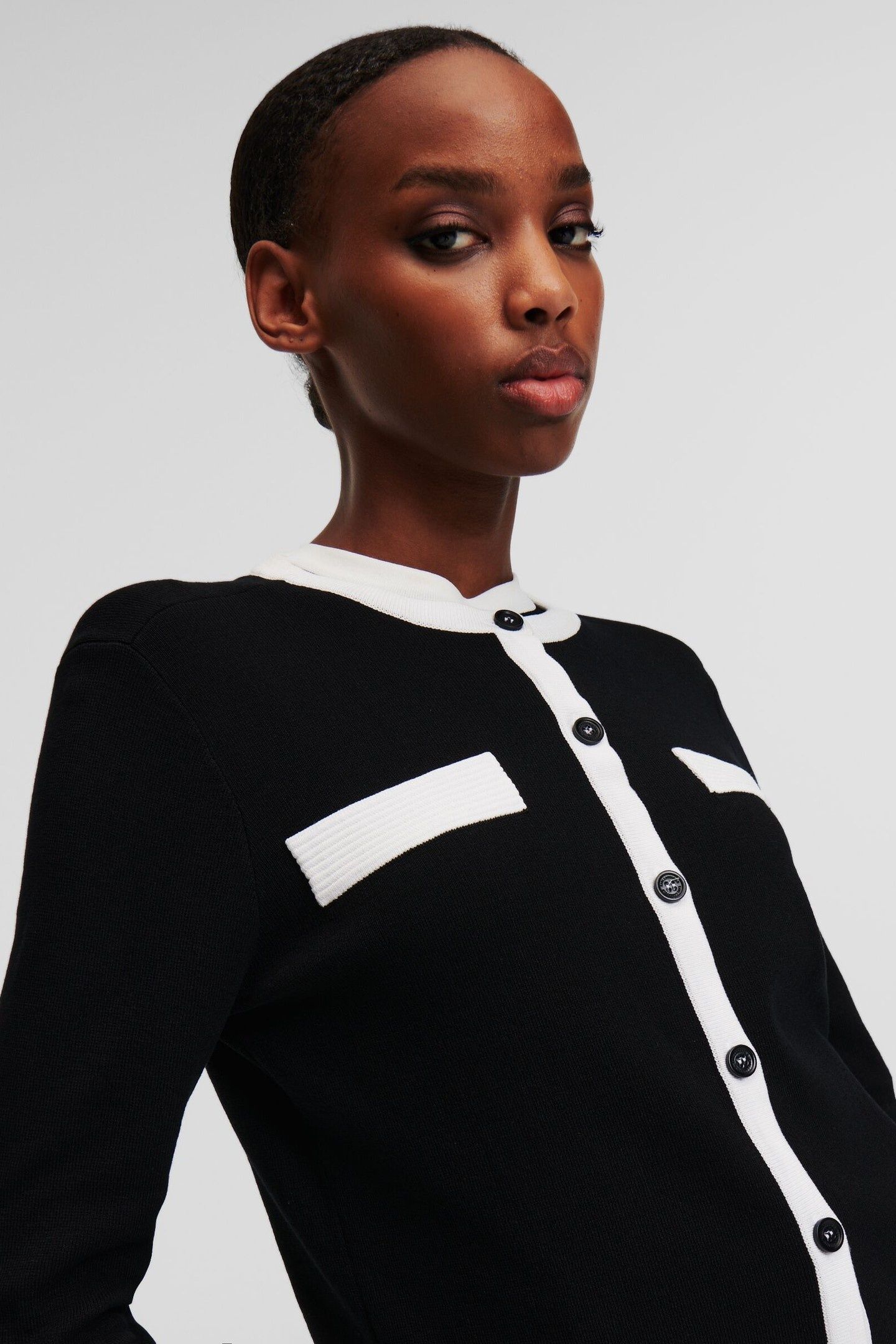 CLASSIC LONGSLEEVE CARDIGAN BLACK 4