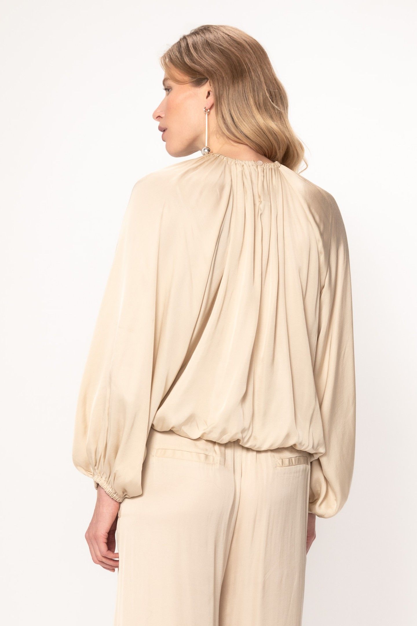 JADE TOP ALMOND 7