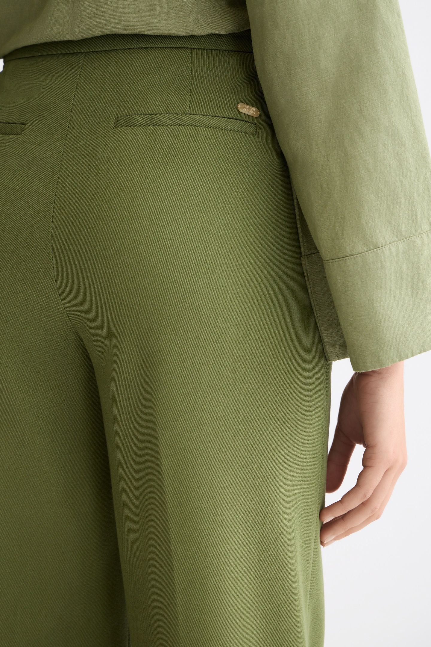 EDIE - HIGH RISE WIDE LEG GABARDINE PANT OIL GREEN 4