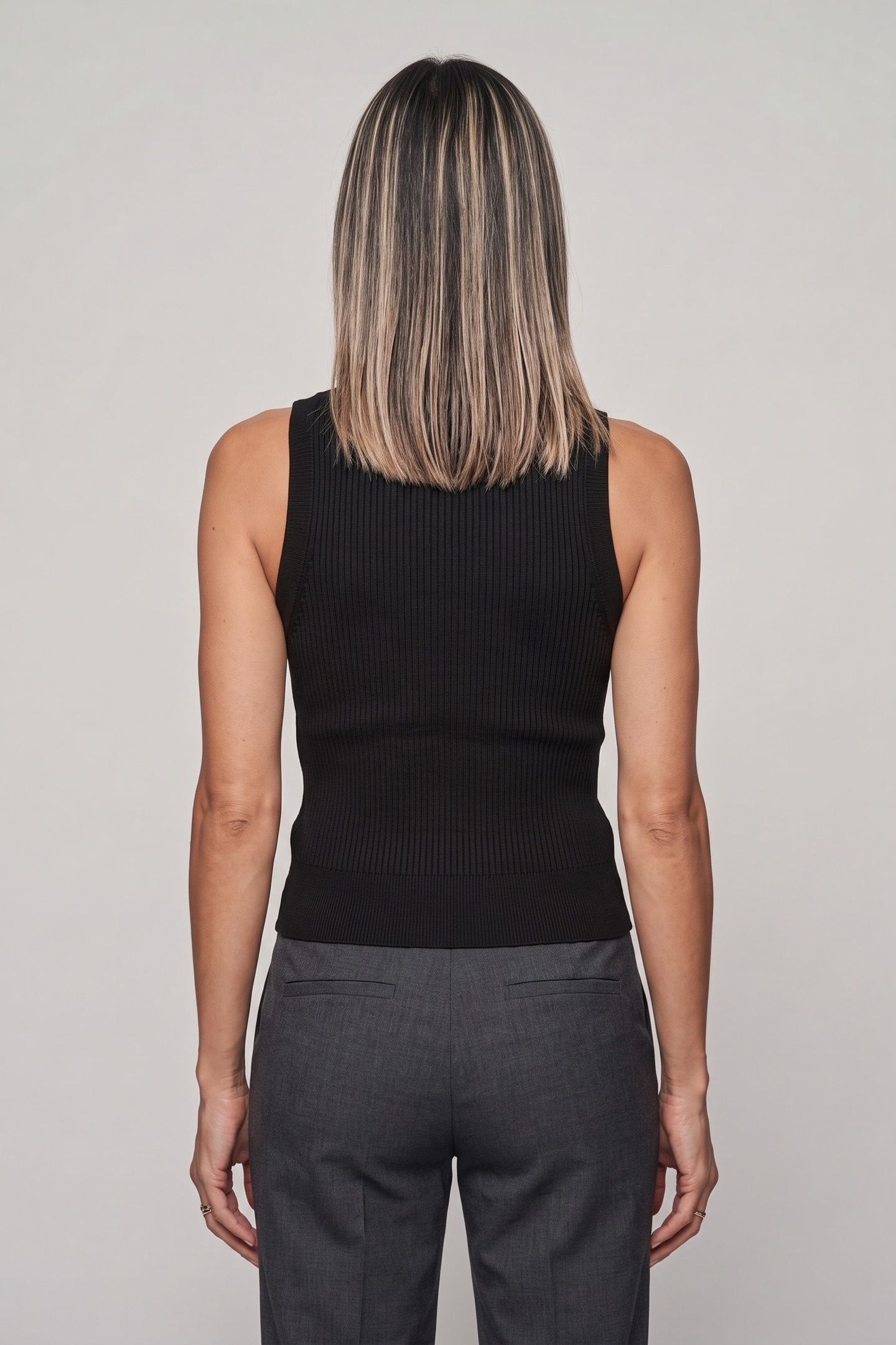 THANA PULLOVER BLACK 2