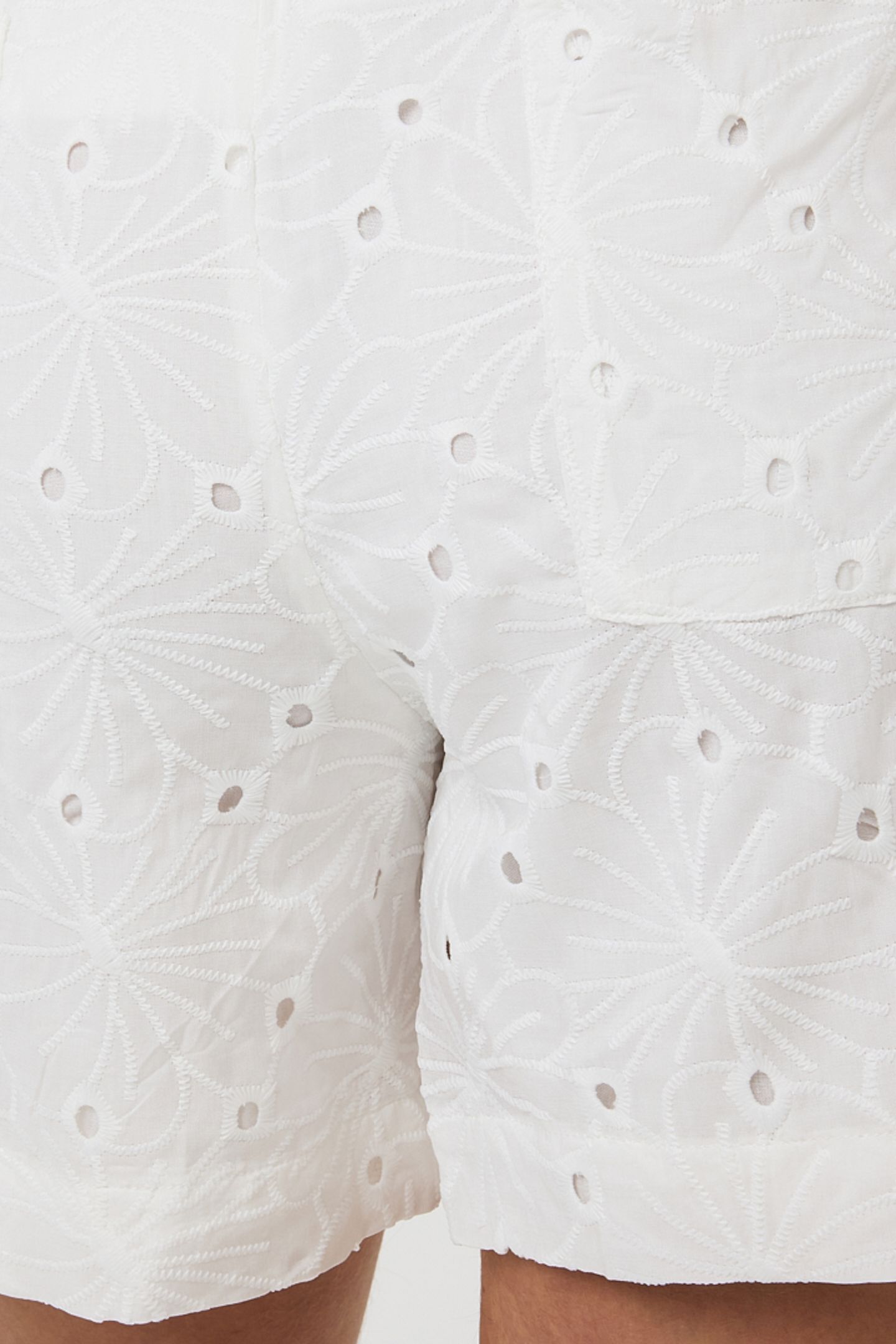 SHORTS EMBROIDERY FLOWER OFF WHITE 7