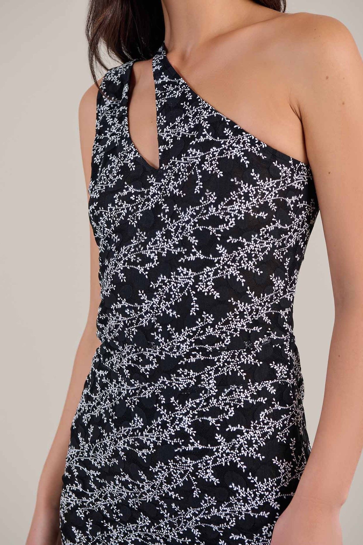 THALYA BLACK/WHITE 6