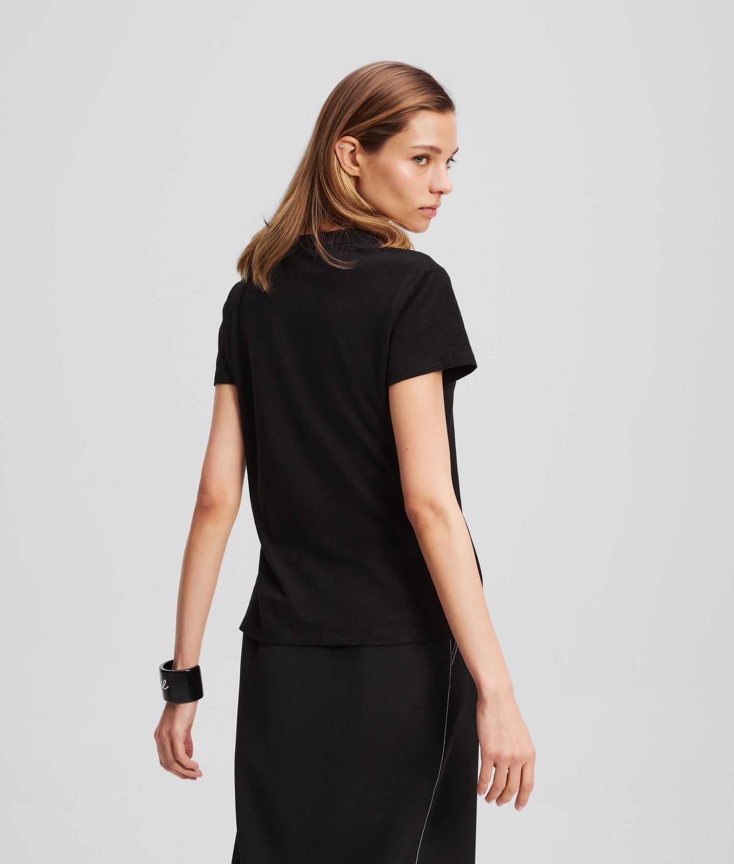 LINEN BLEND V-NECK T-SHIRT BLACK 4
