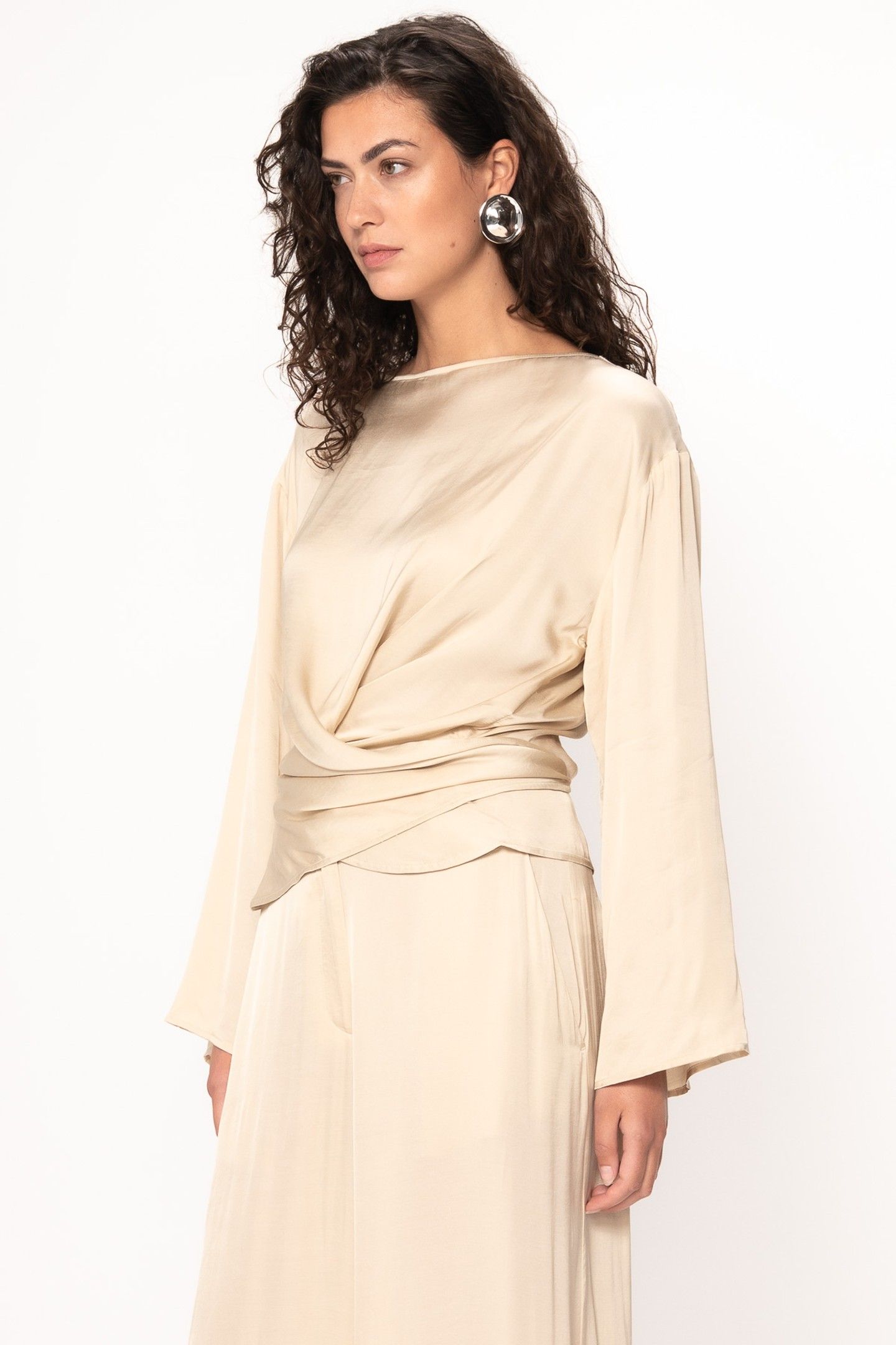 EIRA TOP ALMOND 2