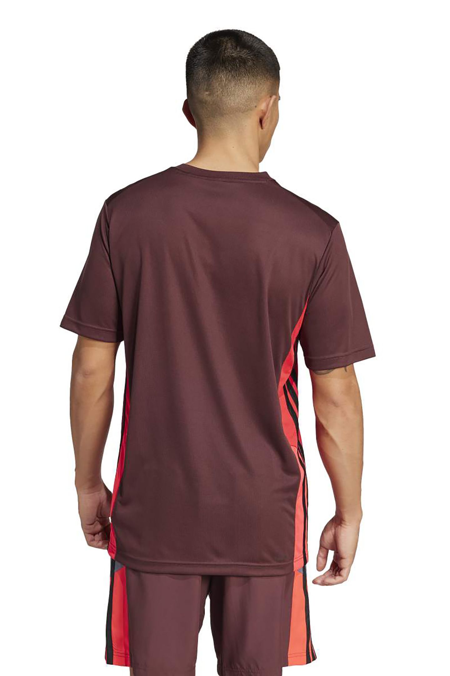 UNISEX PERFORMANCE TRAIN ESSENTIALS SEASONAL COLORBLOCK T-SH 2