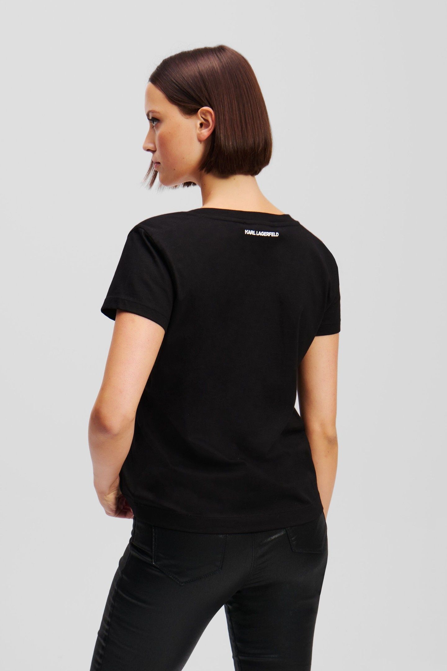 HEARTS V-NECK T-SHIRT BLACK 2