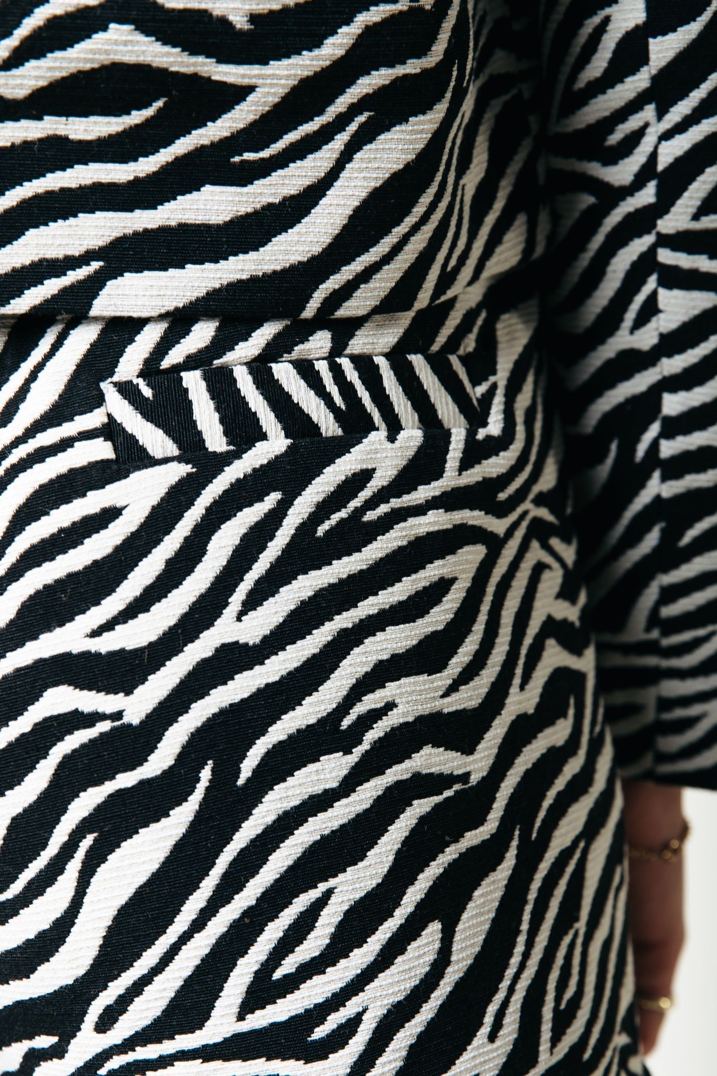 FLORENCE ZEBRA JACQUARD SHORT BLACK/WHITE 5