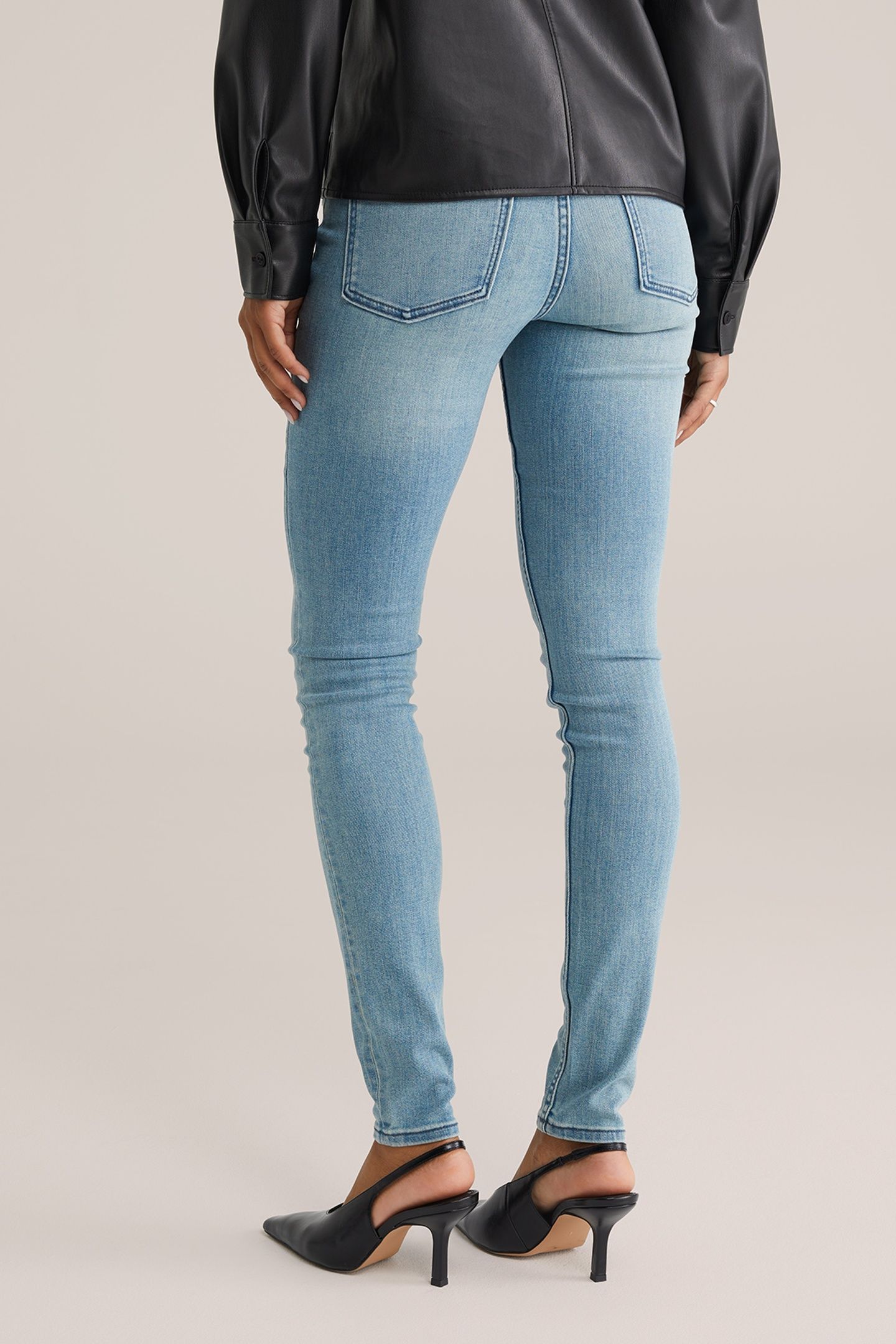5-POCKET MID WAIST LIGHT BLUE 2