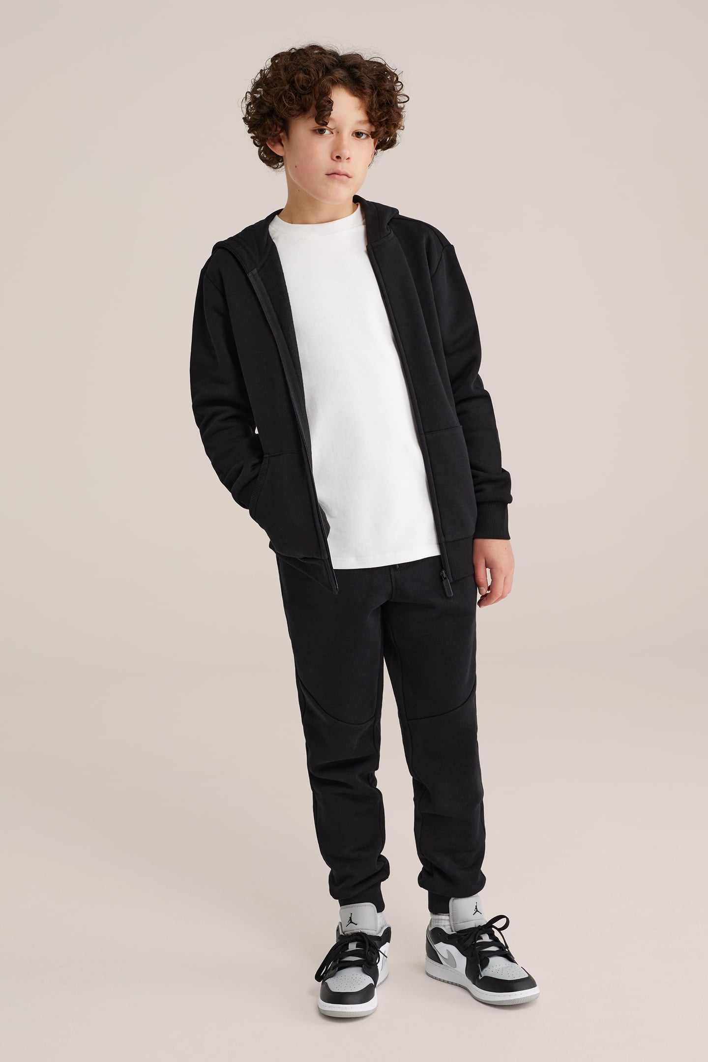 CARDIGAN WITH HOOD BLACK 2