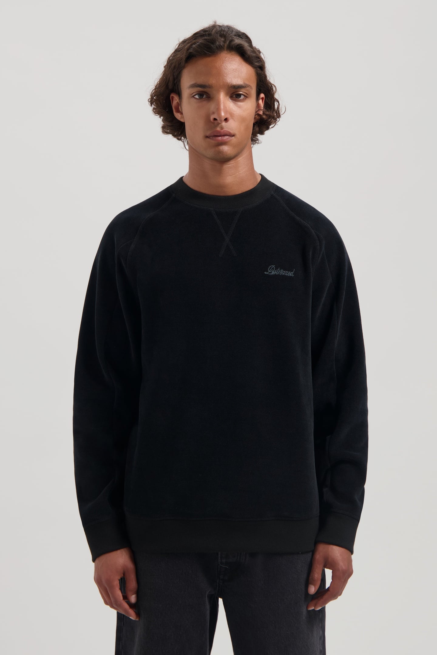 DS_ADRIAN CREWNECK BLACK 1