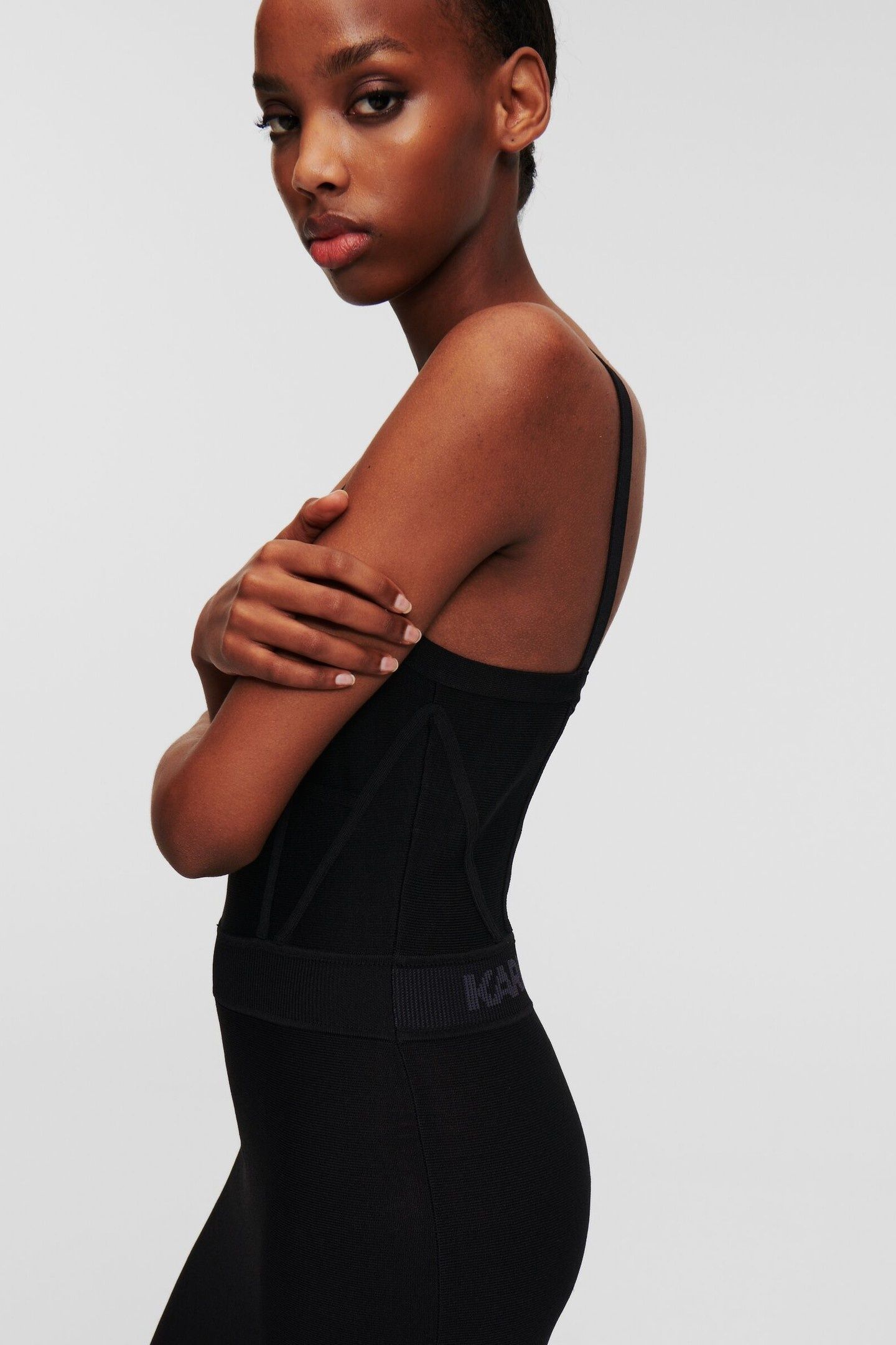 SLEEVELESS KNIT DRESS BLACK 4