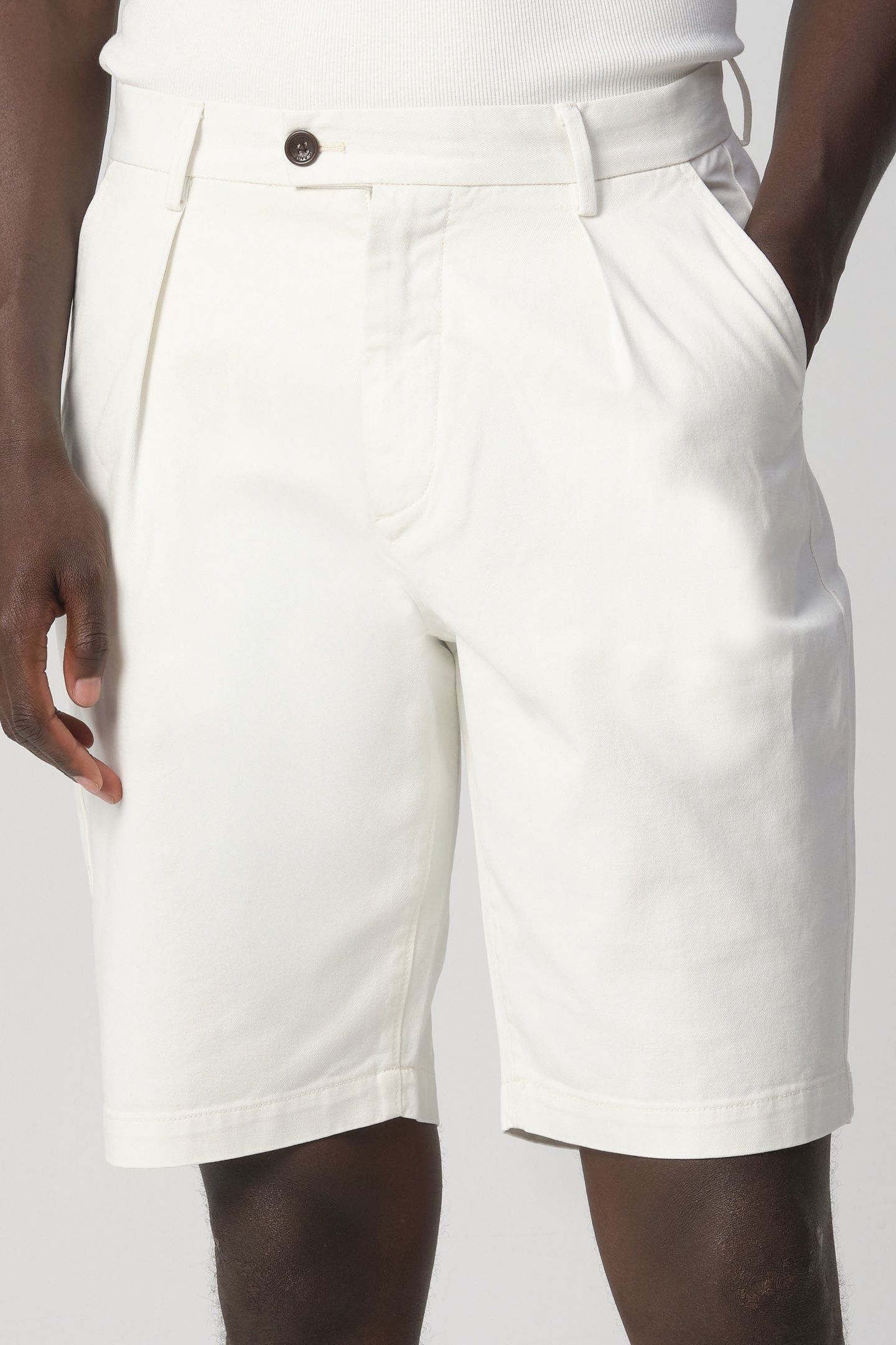 RAHEEL SHORT WHITE 4