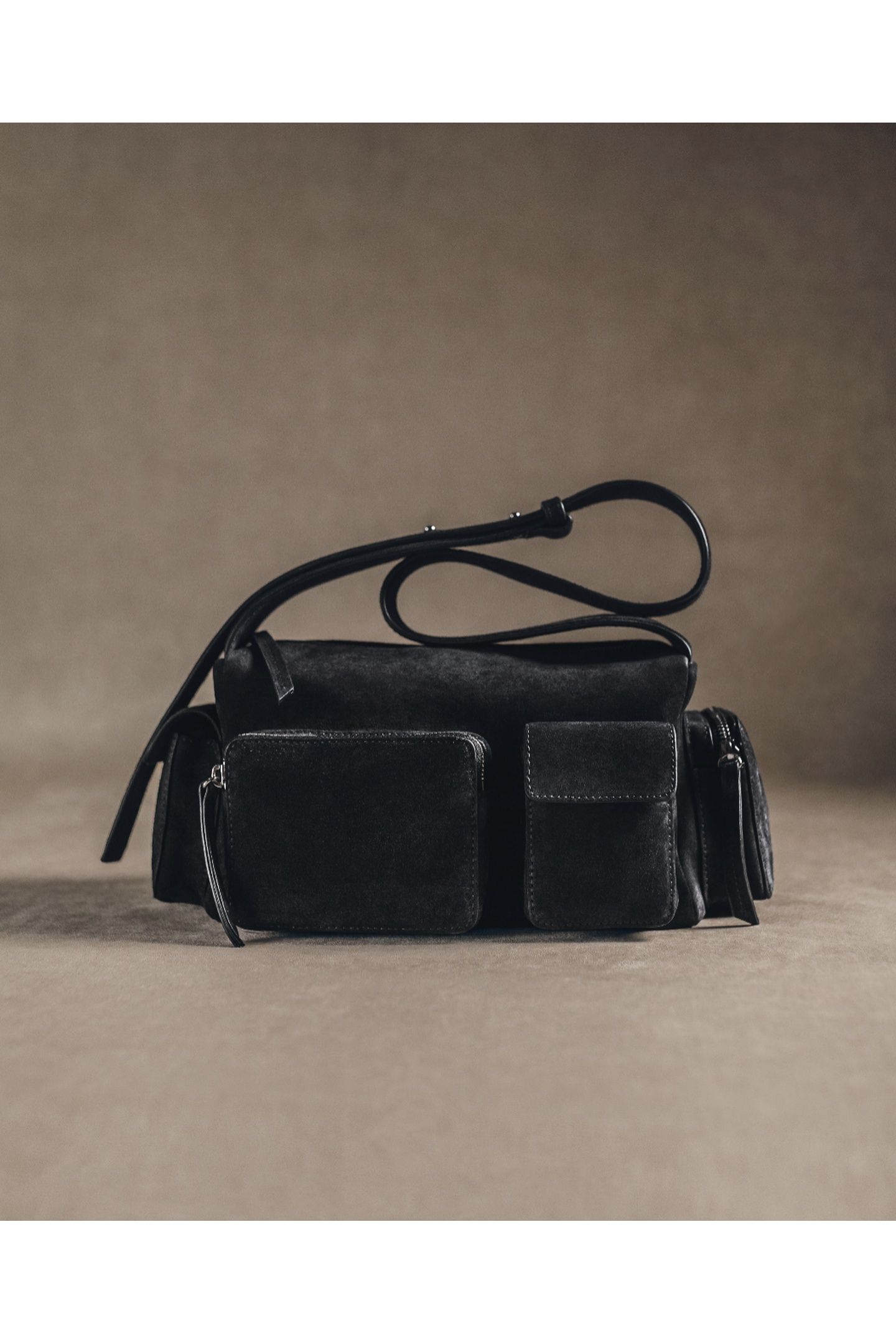 THE DARK SUEDE MINOU BAG 3