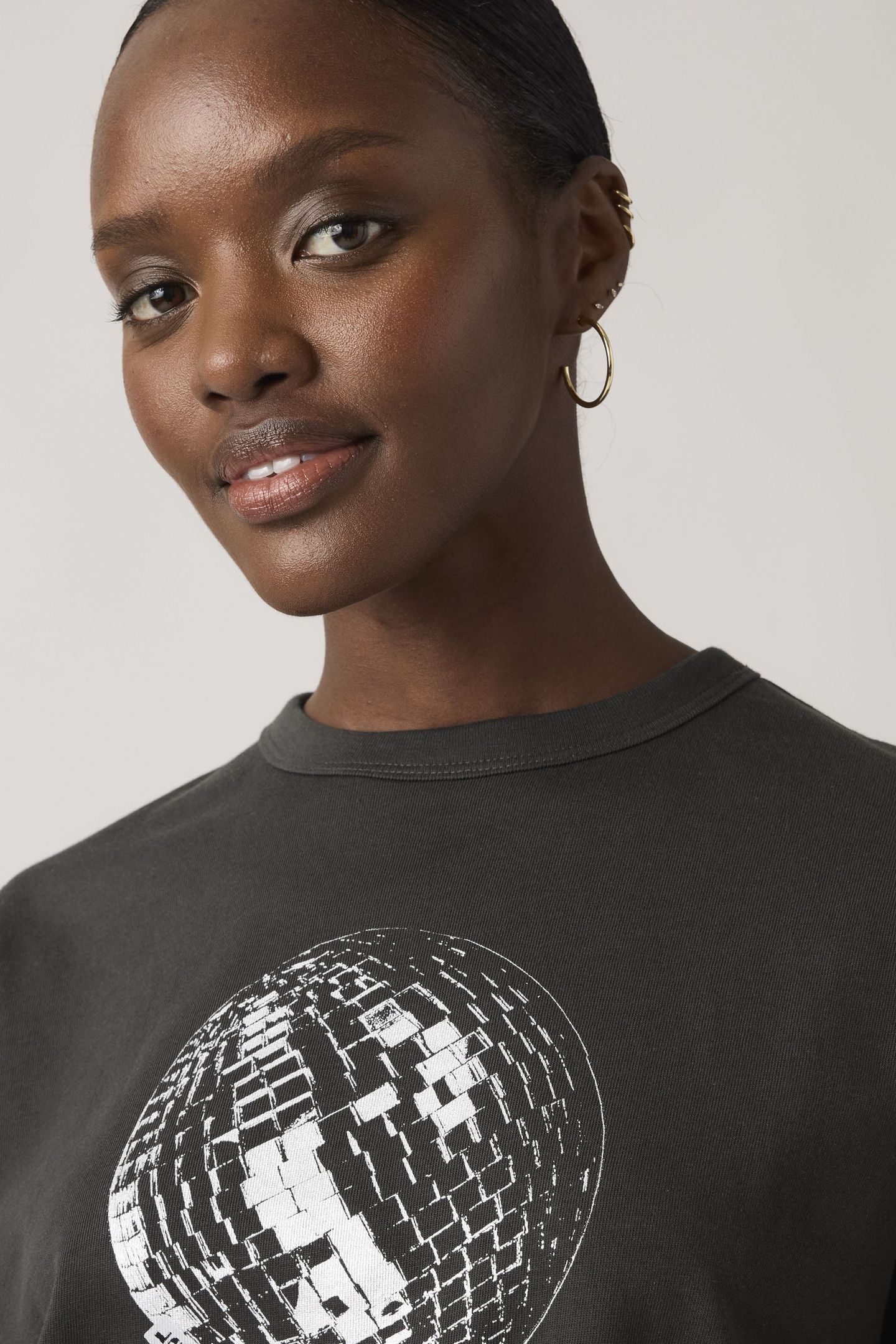 GRAPHIC VINTAGE FIT TEE 3