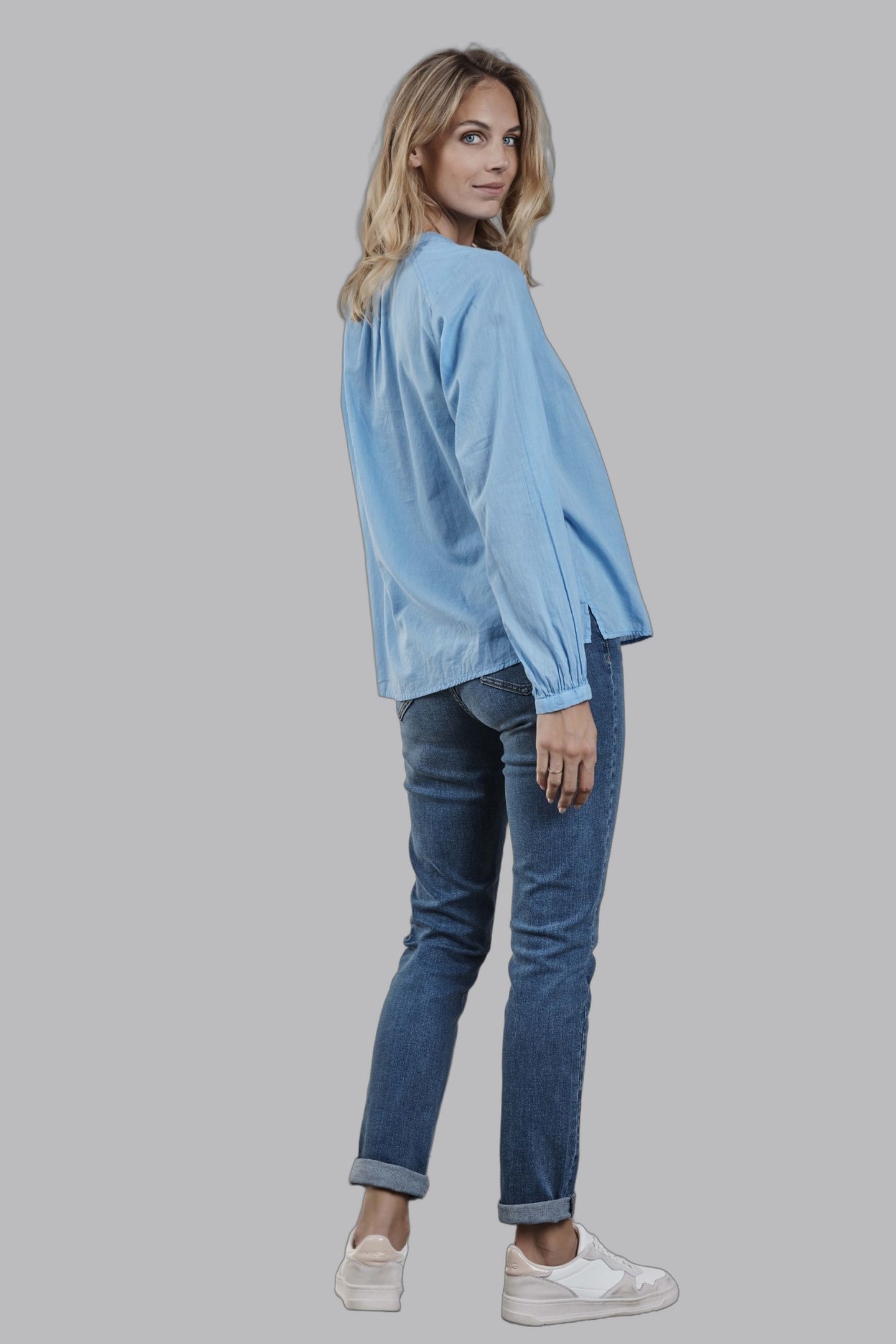 BLOUSE NELSA SKY BLUE 3