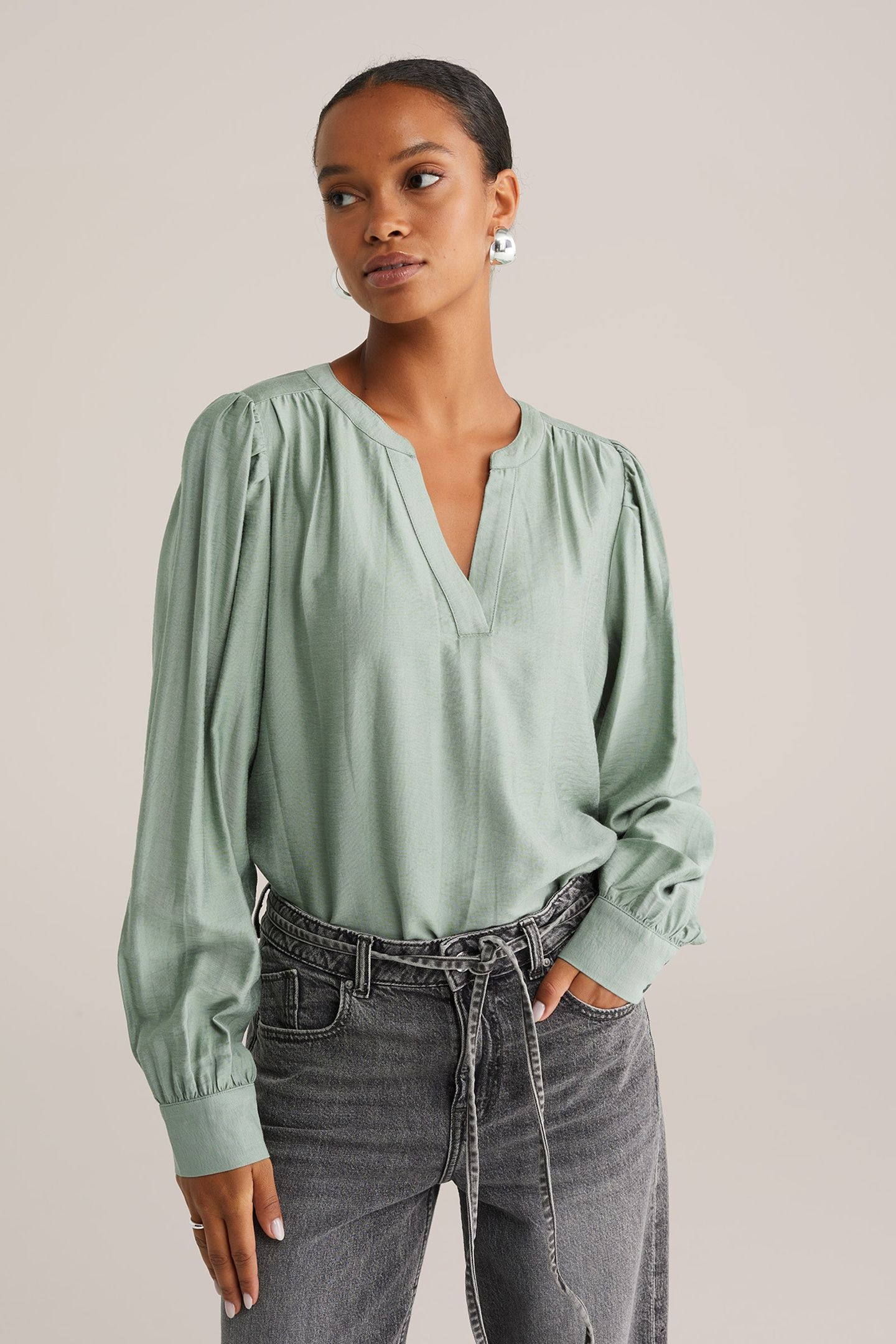 BLOUSE LIGHT GREEN 1