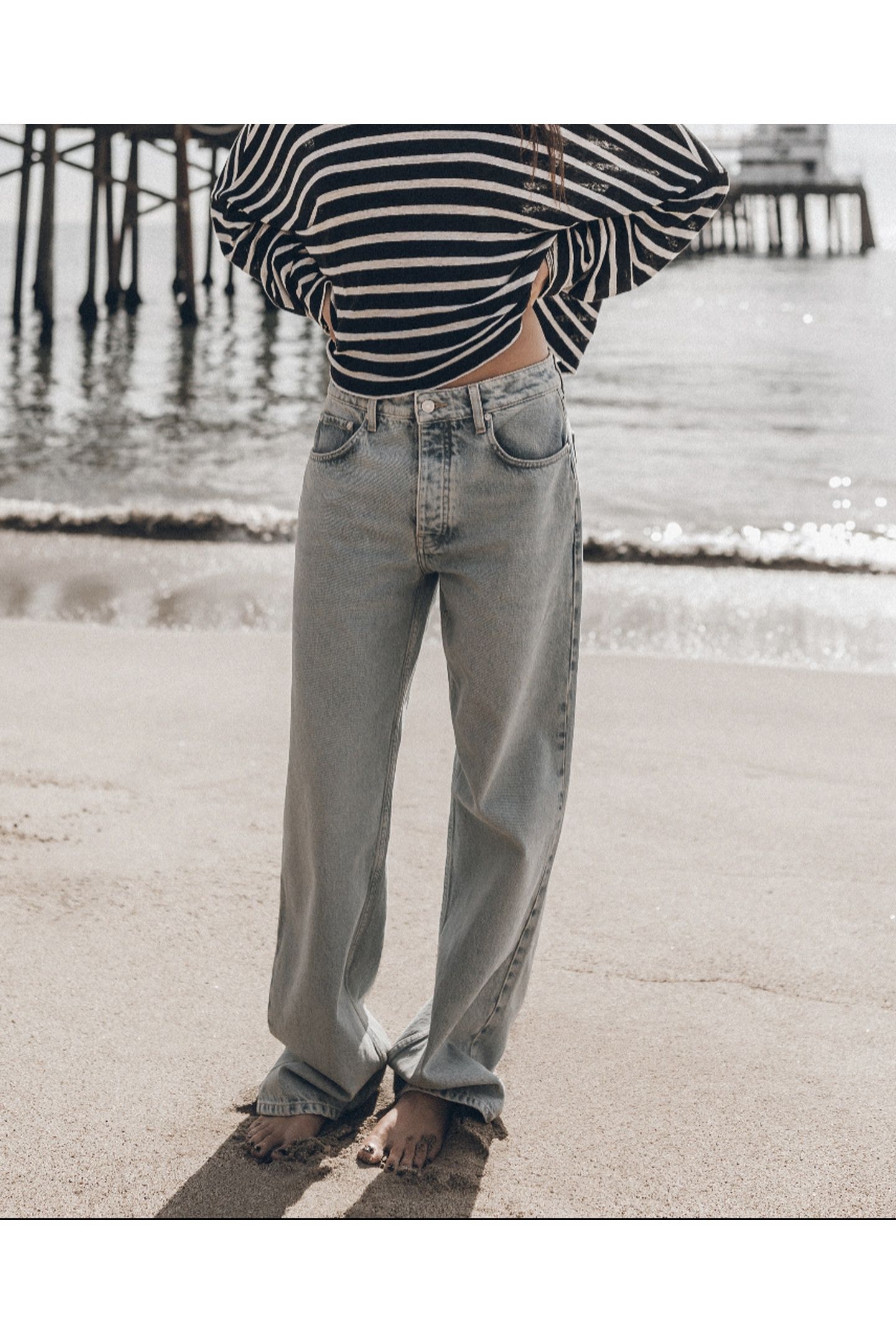 THE BLUE LOOSE JEANS 1