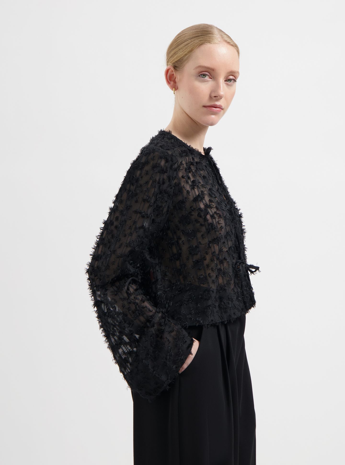 NOUS SOMMES LABELS – GEORGIE BLOUSE BLACK 2