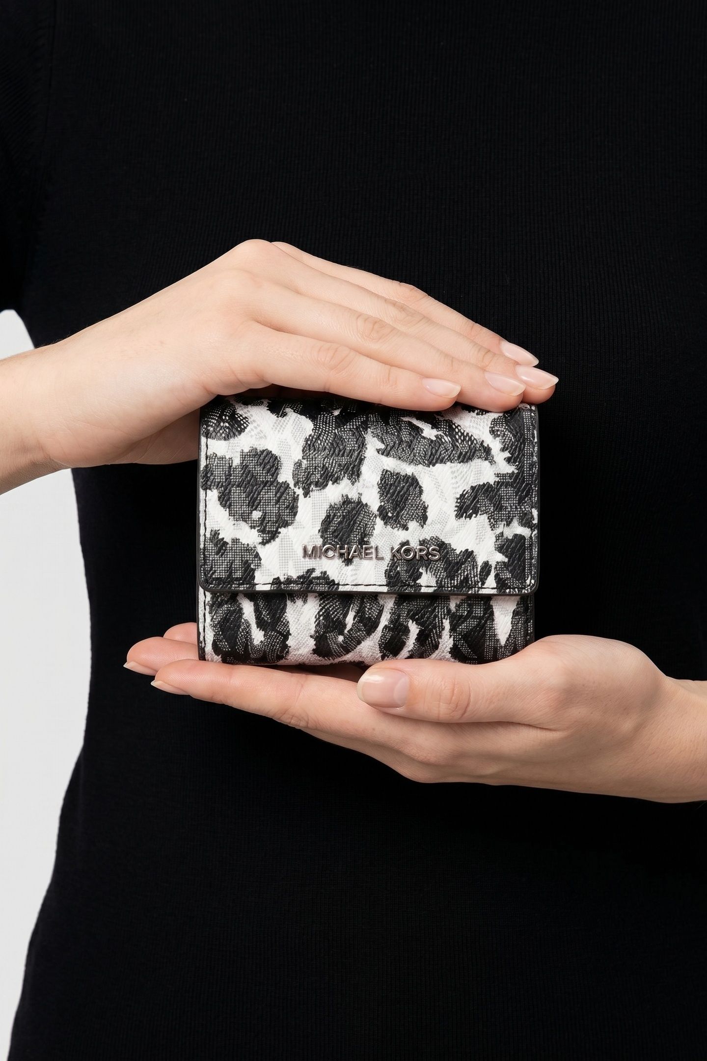 EXTRA-SMALL TRIFOLD BLACK 4