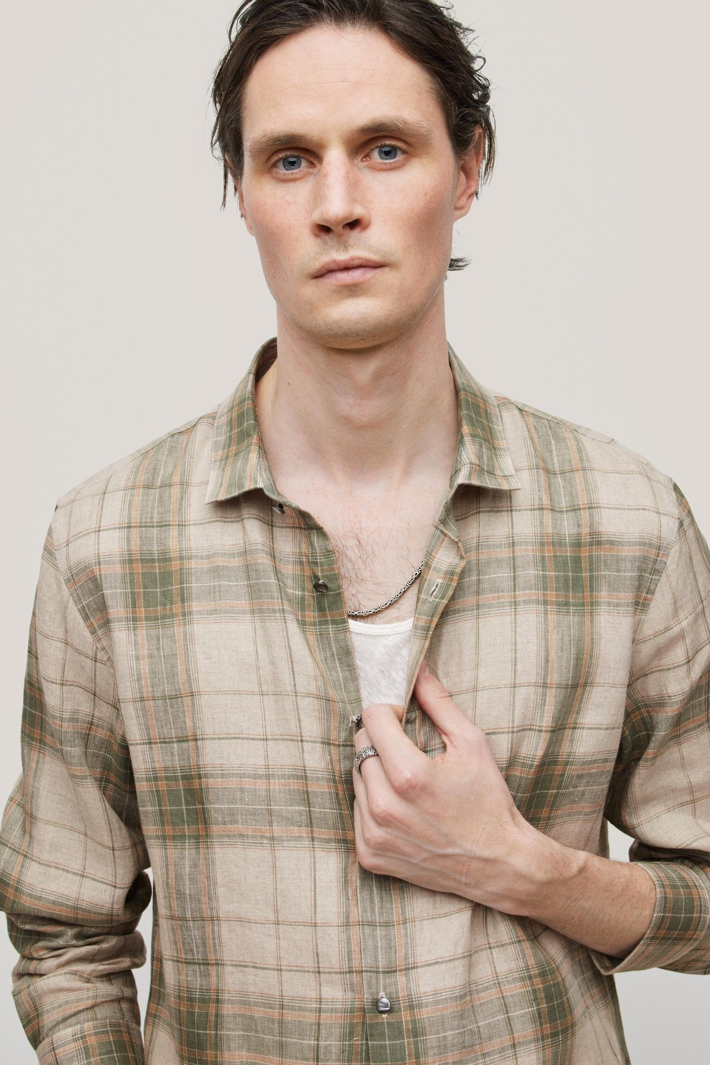 STRAIGHT BOTTOM HEM SHIRT OLIVE LEAF 1