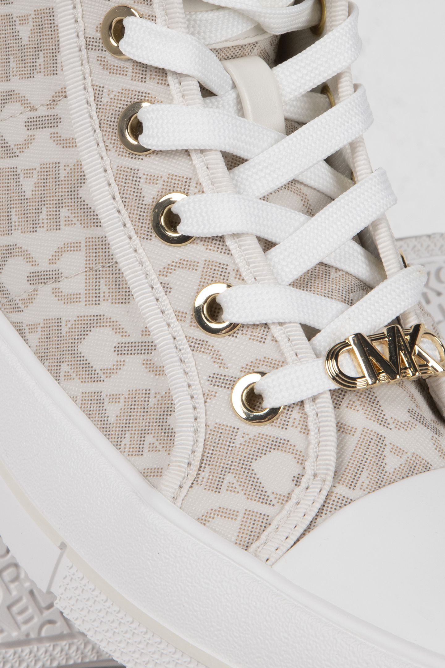 EVY HIGH TOP VANILLA 3