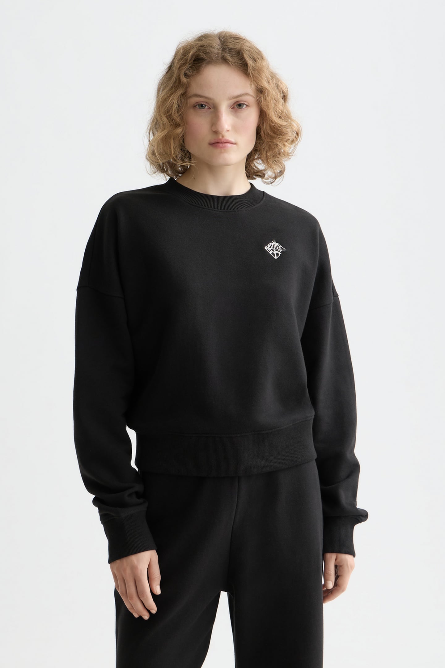 EMBROIDERED LOGO SWEATSHIRT BLACK 1