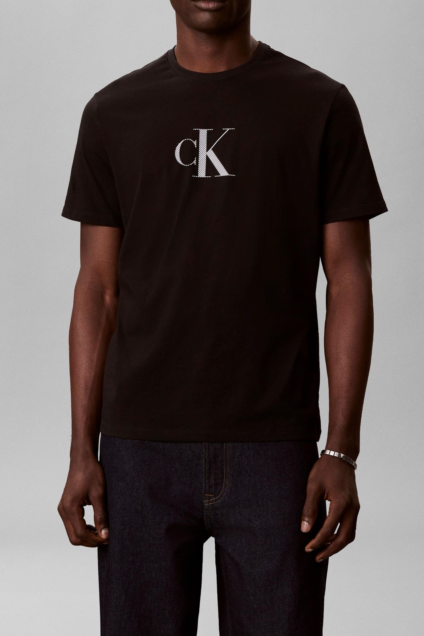 SS 30S DISTRESSED MONO TEE BLACK 1