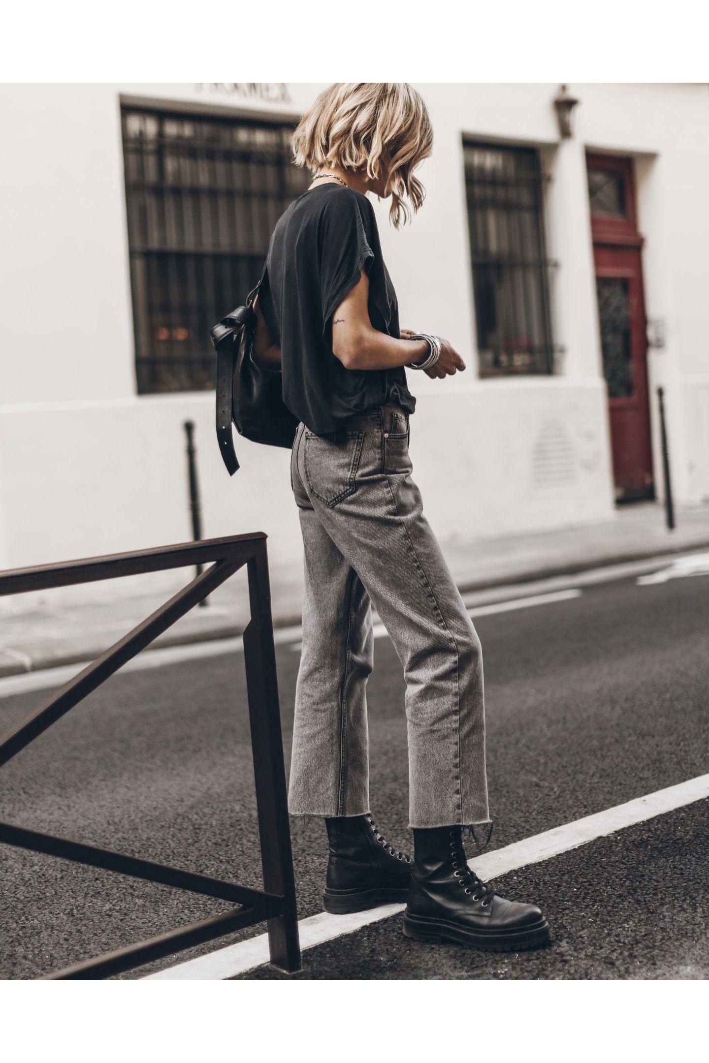 THE GREY CROPPED STRAIGHT JEANS 3