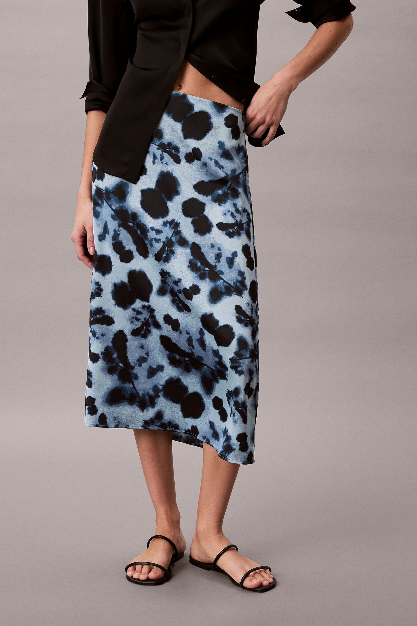 PRINTED SATIN MIDI SKIRT BLUE 2