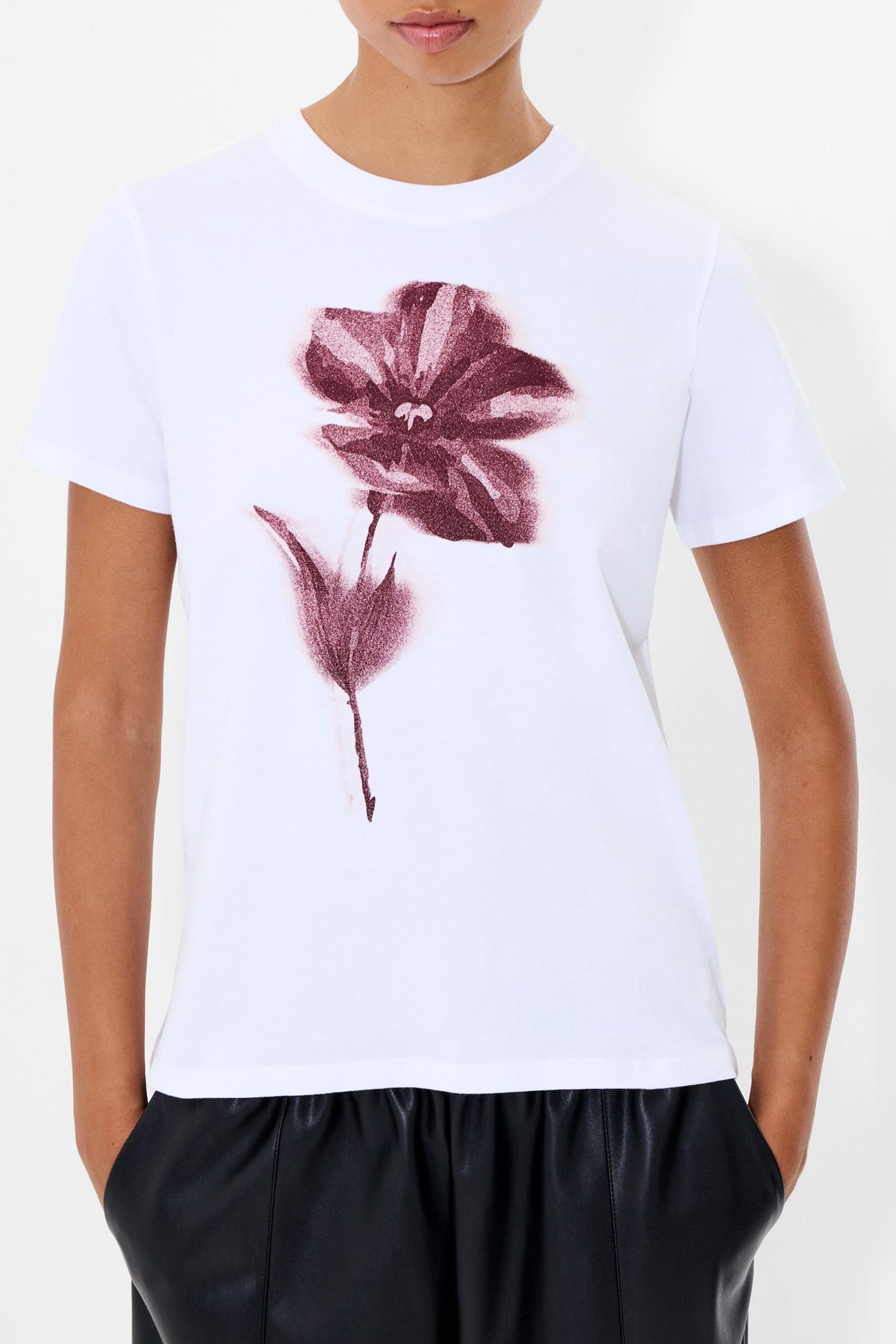 BLURRED FLORAL S/S TEE WHITE/BURGANDY 2