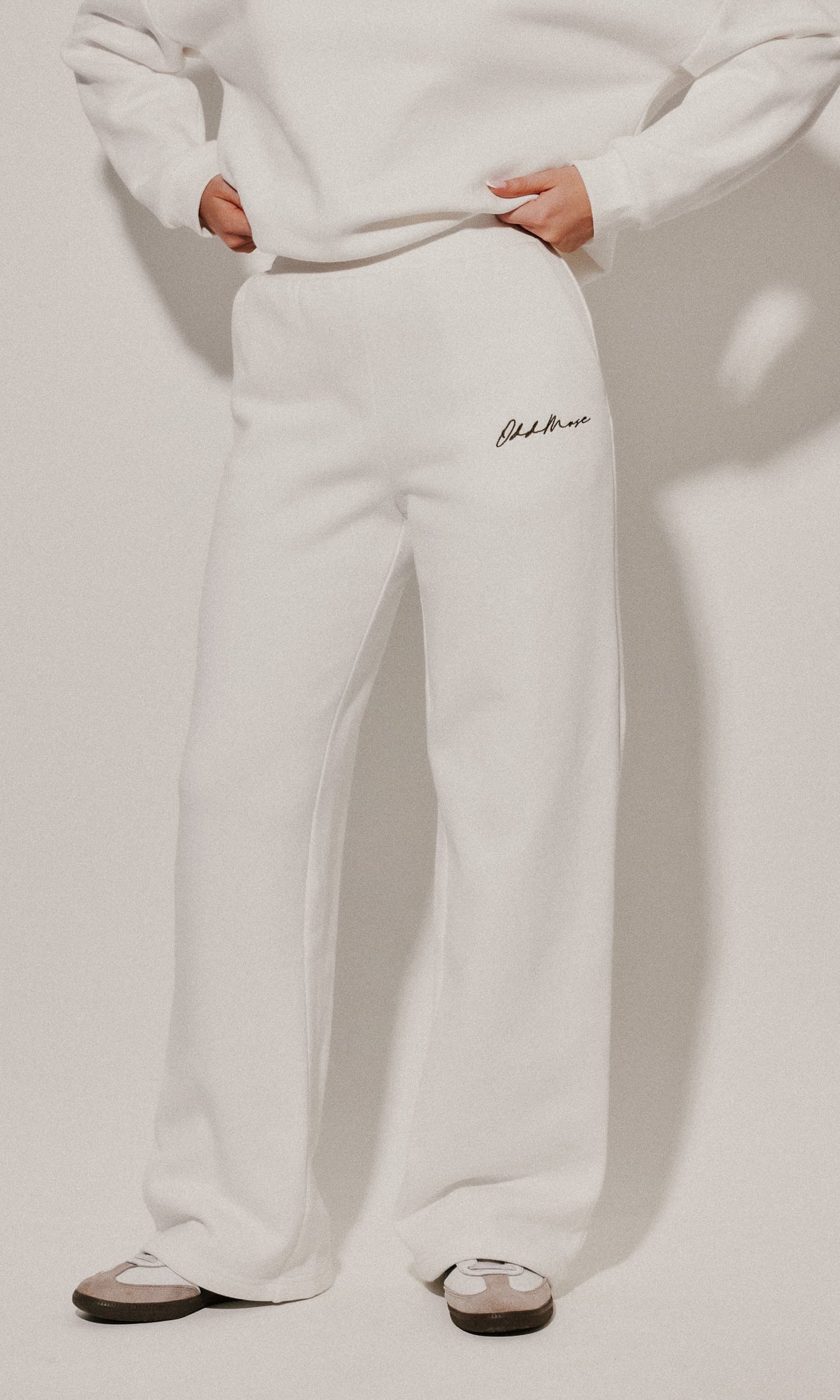 SWEATPANTS WHITE 1