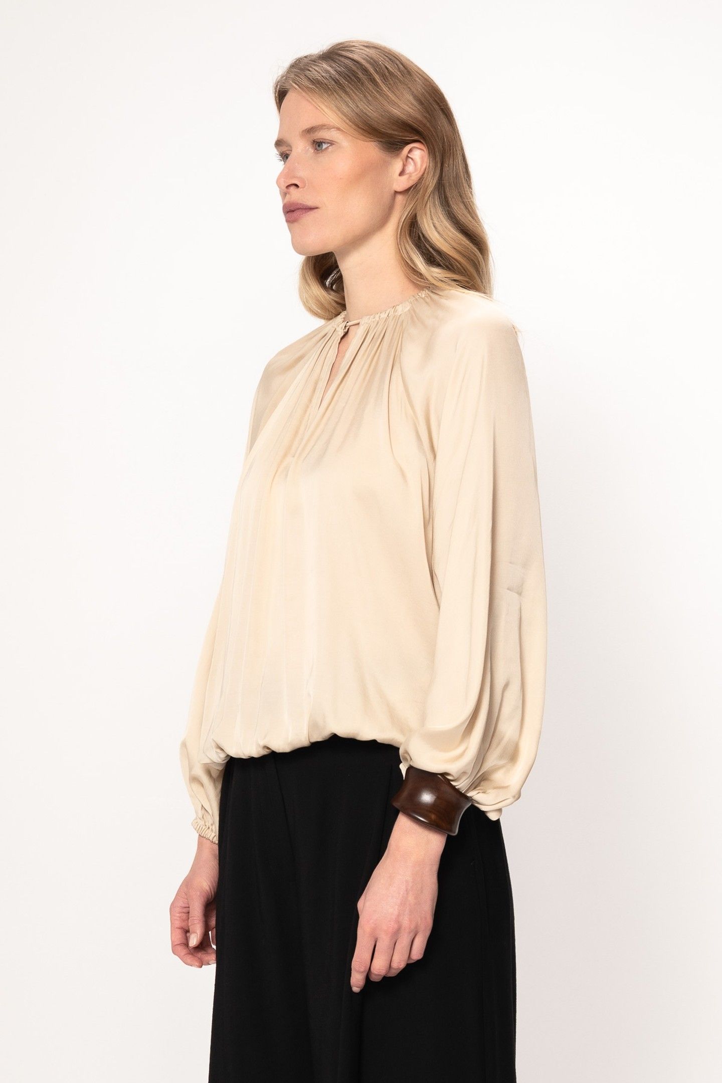 JADE TOP ALMOND 9